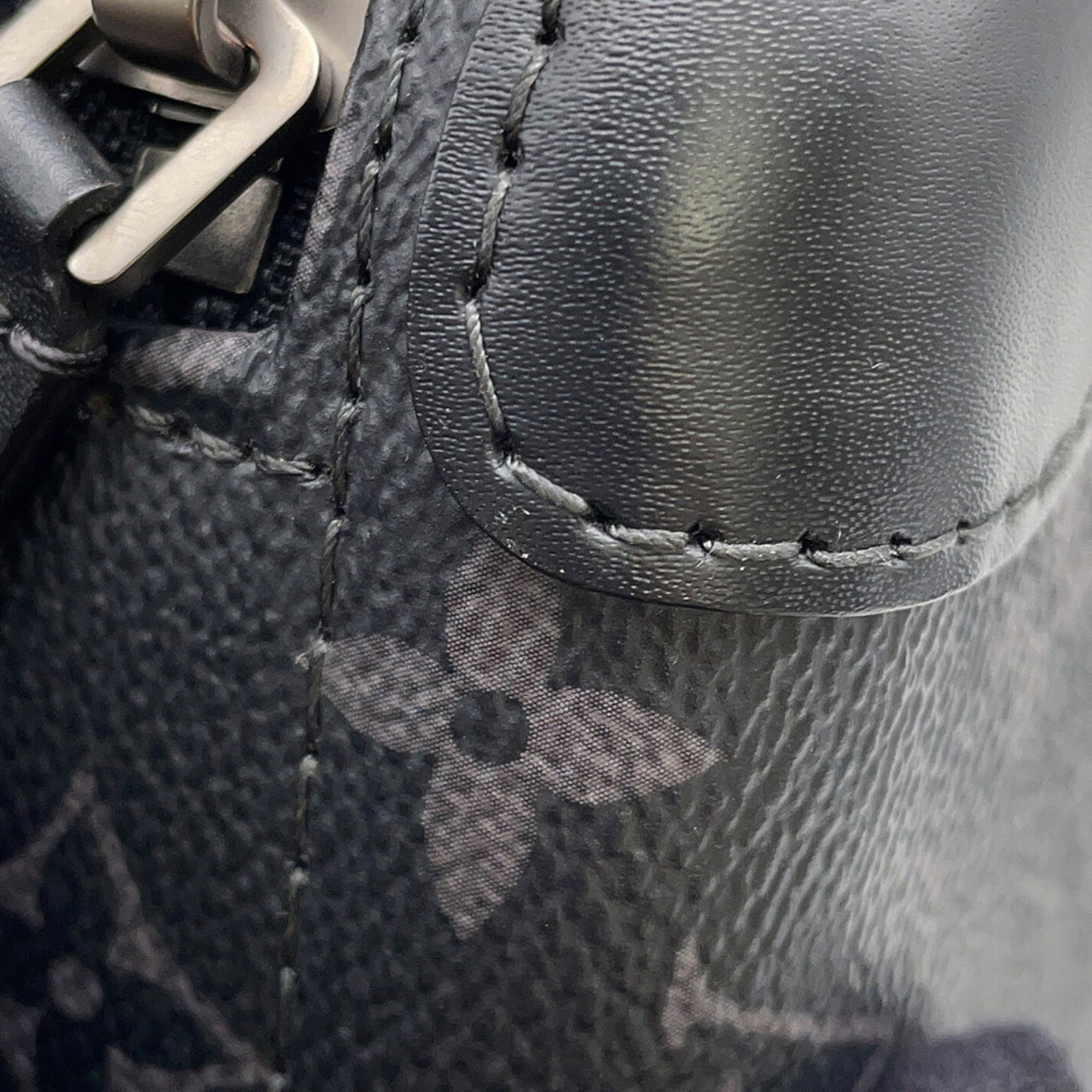 Shoulder bag monogram Louis Vuitton eclipse - 7