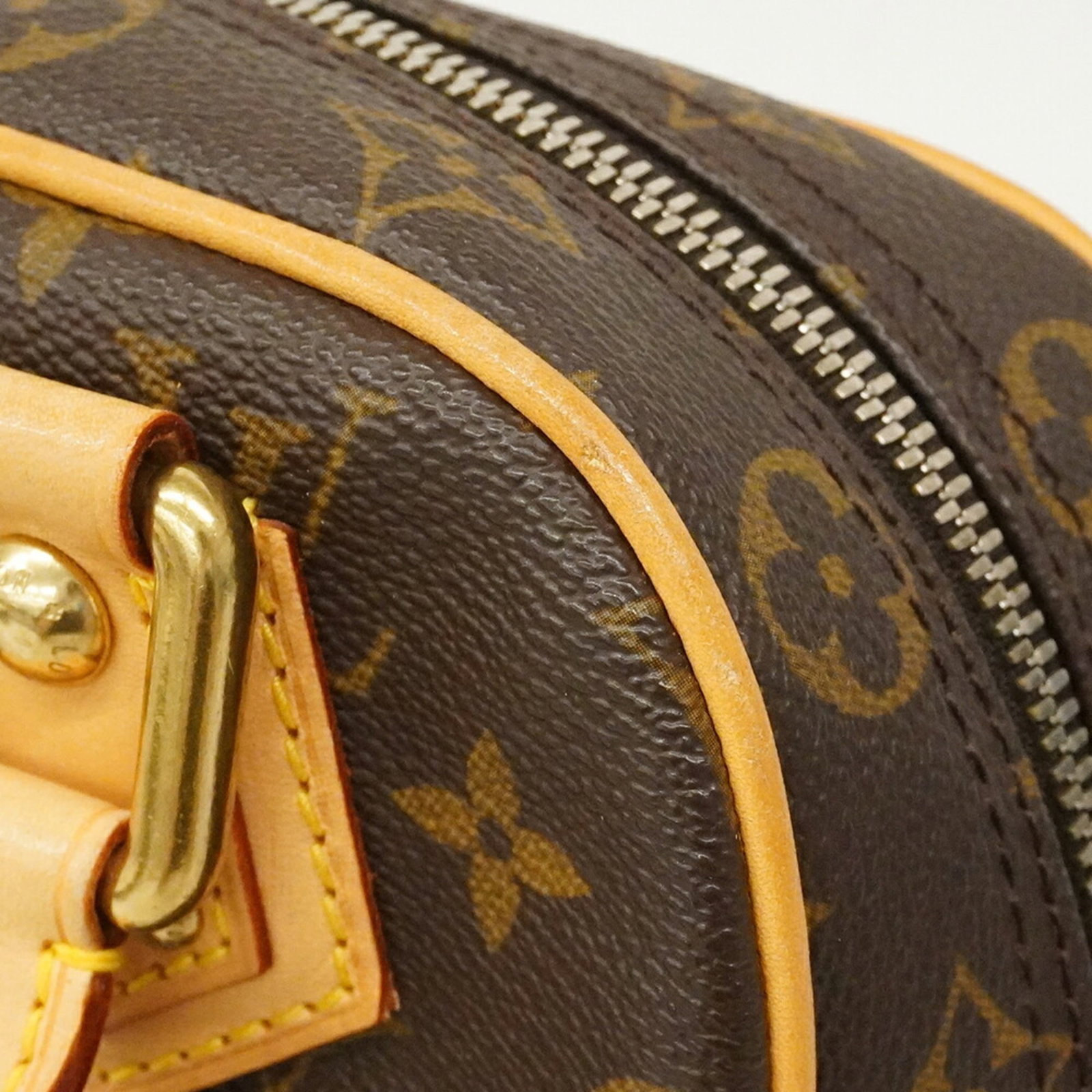 Louis Vuitton Handbag - 11