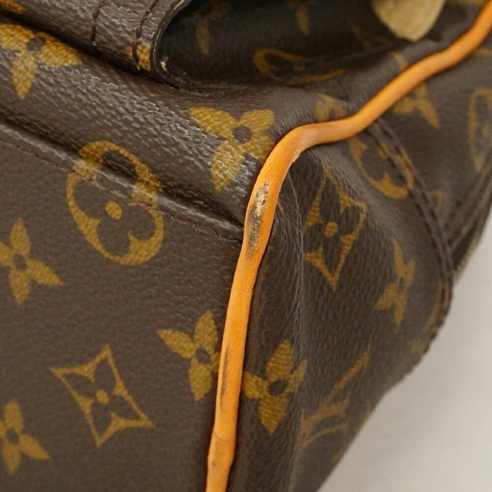 Louis Vuitton Handbag - 6