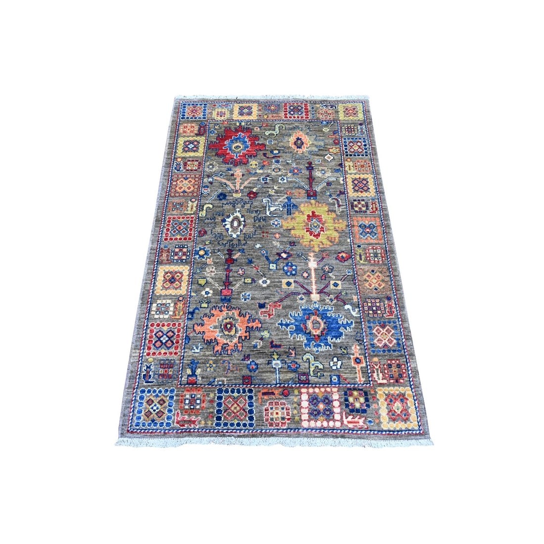 3'1"x5' Gray Peshawar with Ziegler Mahal Design All Wool Hand Knotted Rug: 3'1"x5' Gray Peshawar with Ziegler Mahal Design All Wool Hand Knotted Rug The Peshawar rug boasts a stunning Ziegler Mahal design, intricately woven into an all-wool hand-knotted pattern in a beautifu