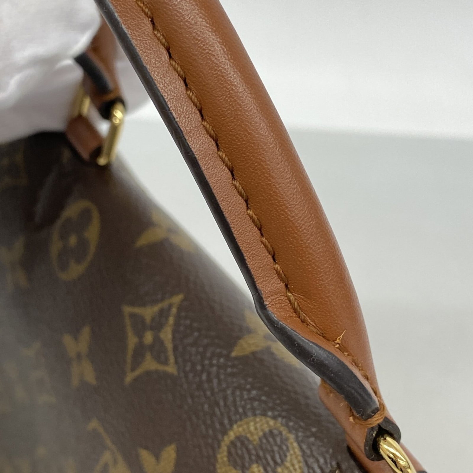 Louis Vuitton Handbag - 6
