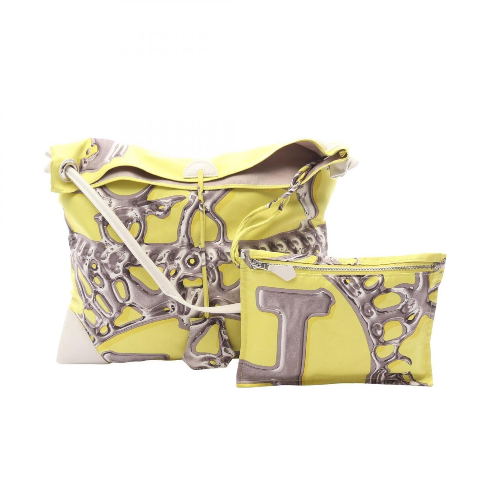 Hermes Handbag Pouch Shoulder Bag Silk Leather: Hermes Handbag Pouch Shoulder Bag Silk Leather Silk and leather come together in vibrant multi-color hues, adorned with silver hardware. This Hermes handbag pouch shoulder bag features a compact