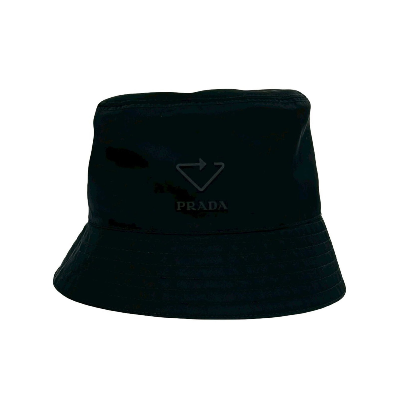 Hat Nylon Bucket Prada: Hat Nylon Bucket Prada Black nylon bucket hat with traces of usage, scratches and dirt. Made from durable nylon material, it has been used but remains in good condition. The Prada brand adds a touch o