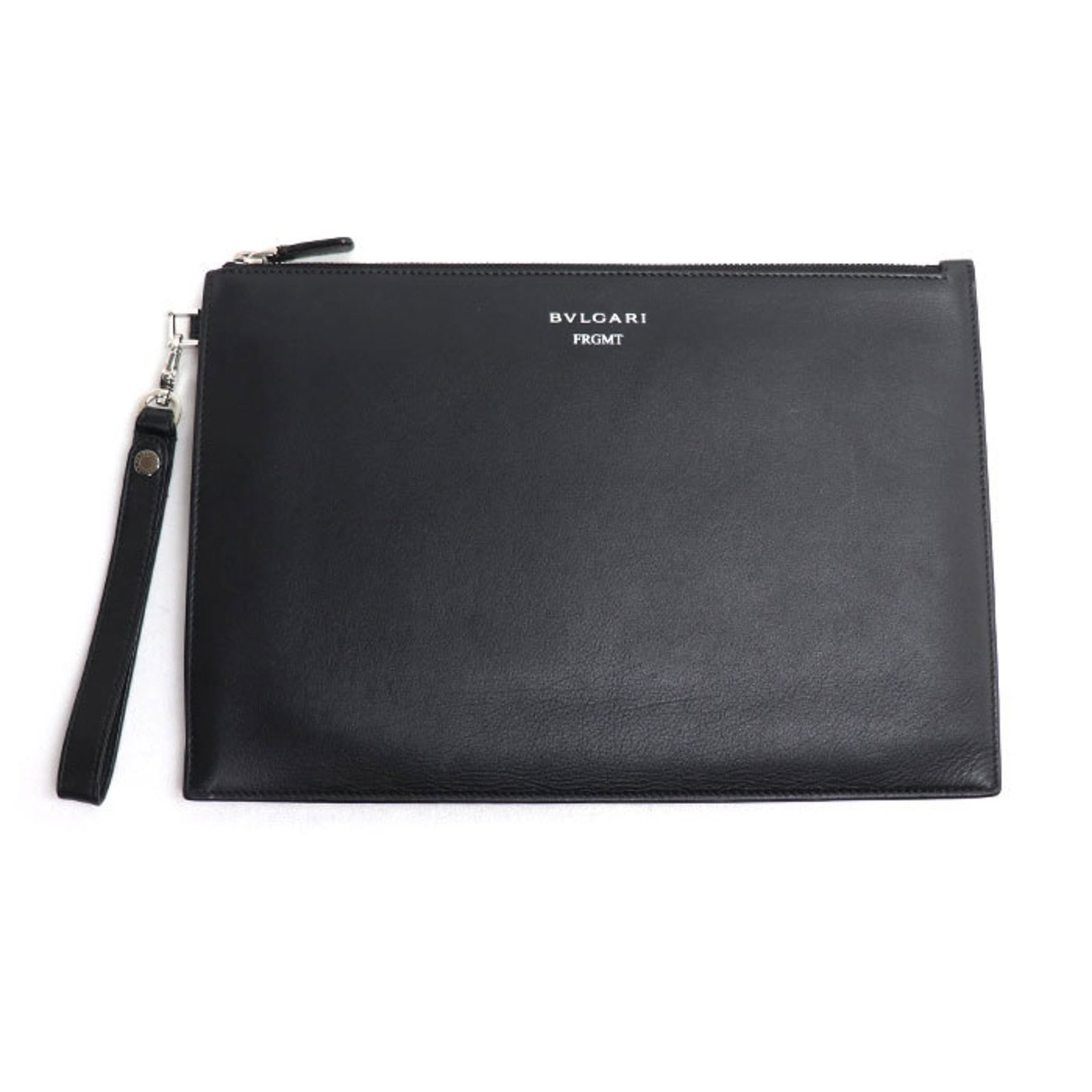 Bag Clutch Leather Bvlgari: Bag Clutch Leather Bvlgari Black leather Bvlgari clutch bag with a classic design, featuring a timeless black color and durable construction. The bag measures 20.5cm x 30cm and shows signs of usage,