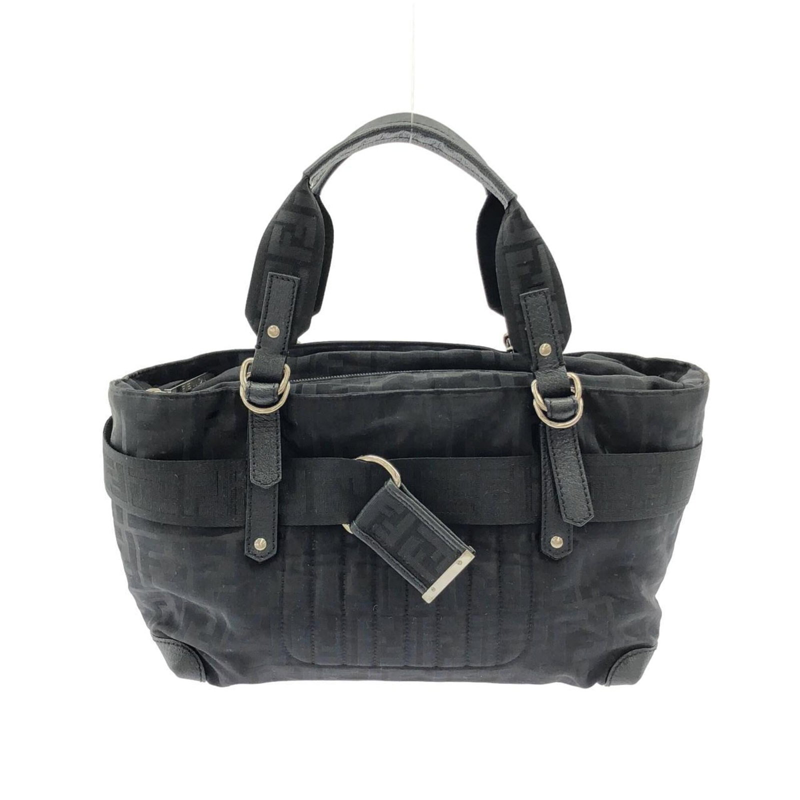 Fendi nylon handbag: Fendi nylon handbag Black Fendi nylon handbag, featuring silver hardware and a classic design. This used handbag has some scratches and dirt, but remains in very good condition with only minor traces