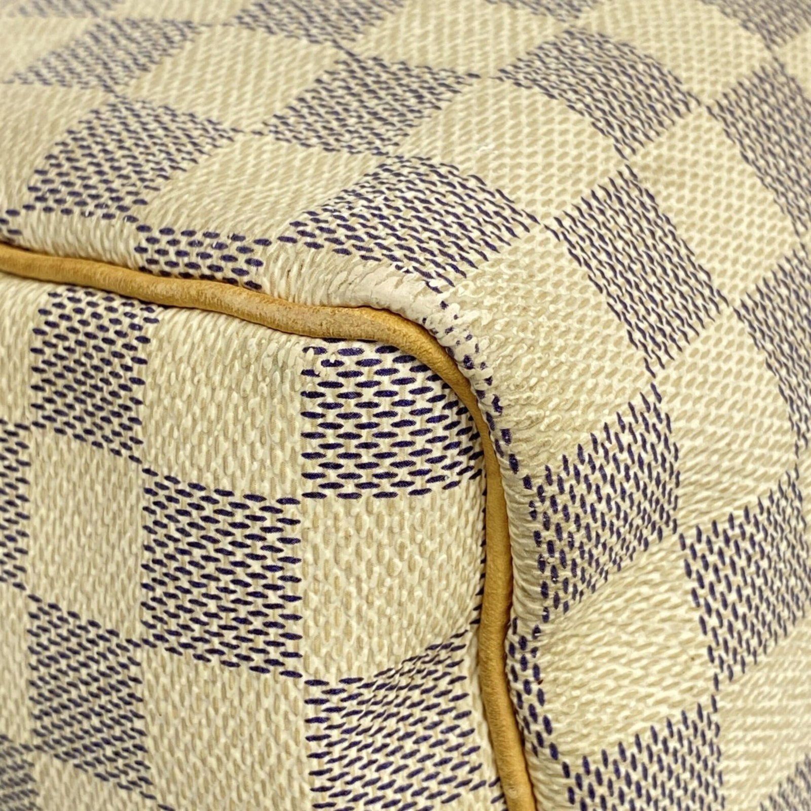 Louis Vuitton Handbag - 6