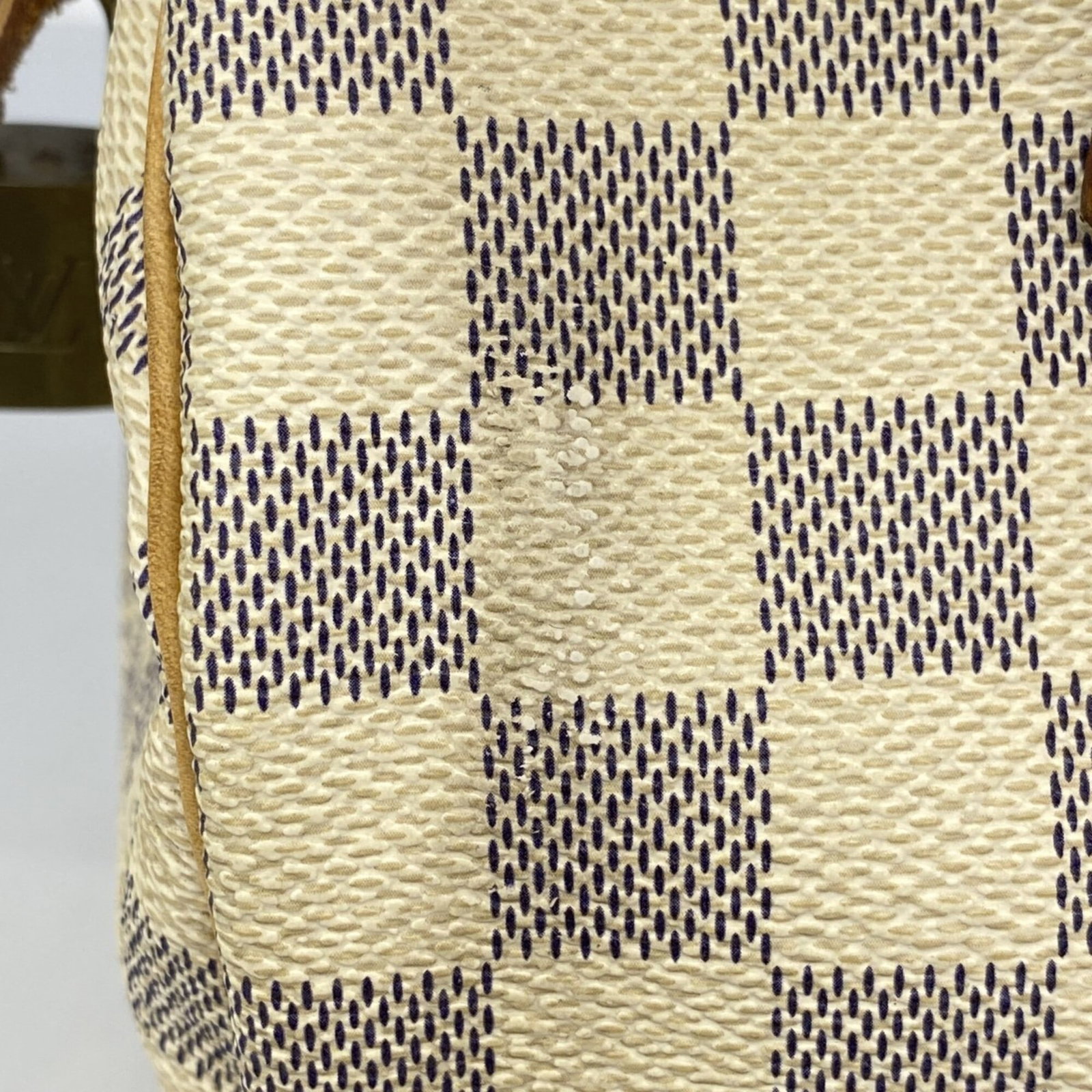 Louis Vuitton Handbag - 7