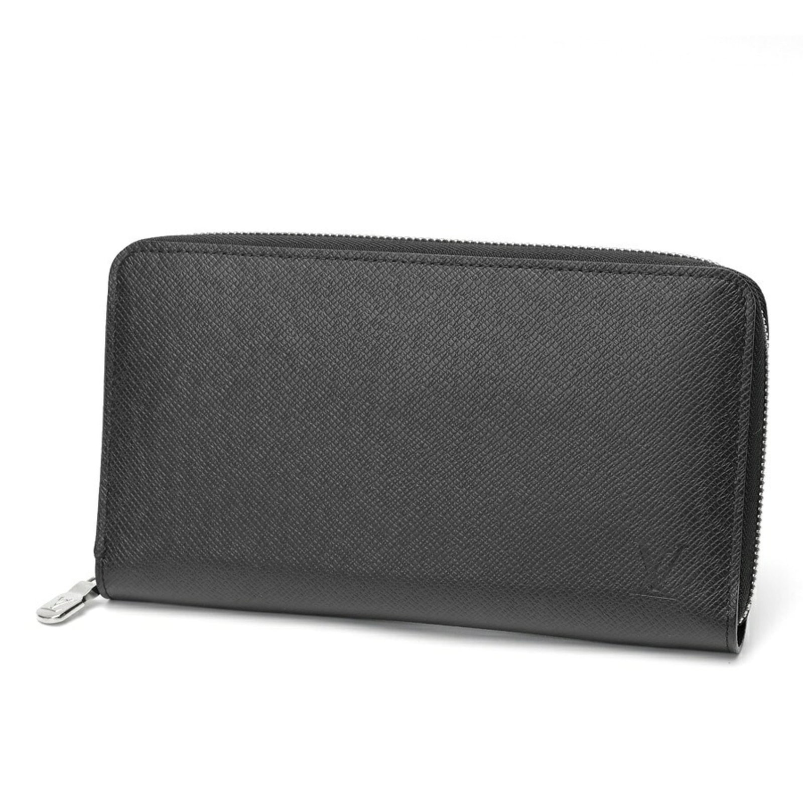 Louis Vuitton Long Wallet (Bi-Fold) Taiga Leather: Louis Vuitton Long Wallet (Bi-Fold) Taiga Leather Taiga leather gives this Louis Vuitton bi-fold wallet its distinctive edge, while the black color keeps it sleek and understated. Measuring 12cm x