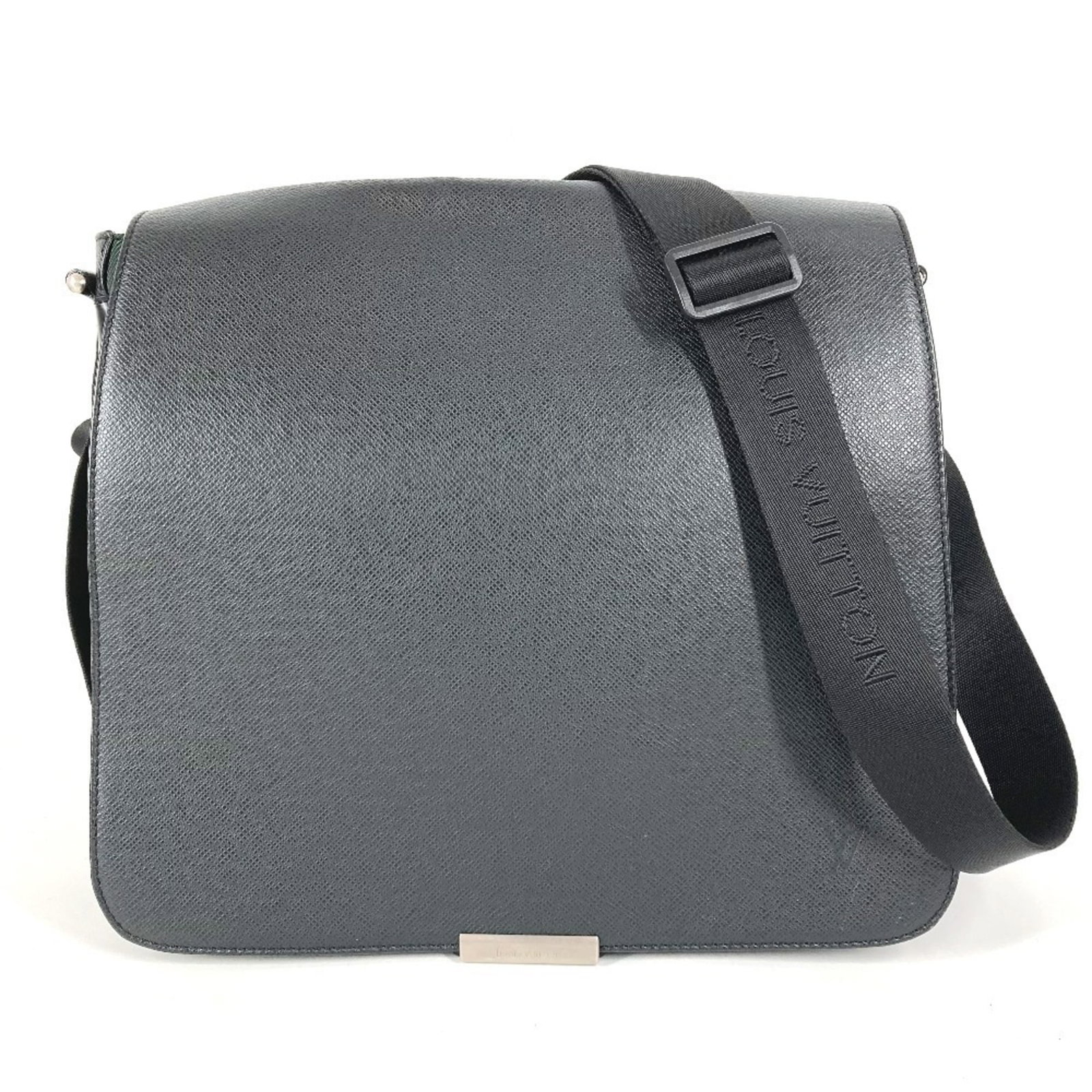 Louis Vuitton Messenger Bag Shoulder Bag Taiga Leather Nylon Leather: Louis Vuitton Messenger Bag Shoulder Bag Taiga Leather Nylon Leather Taiga Leather, Nylon, and Leather blend gives this Louis Vuitton Messenger Bag Shoulder Bag a unique texture. The Ardoise, Black,