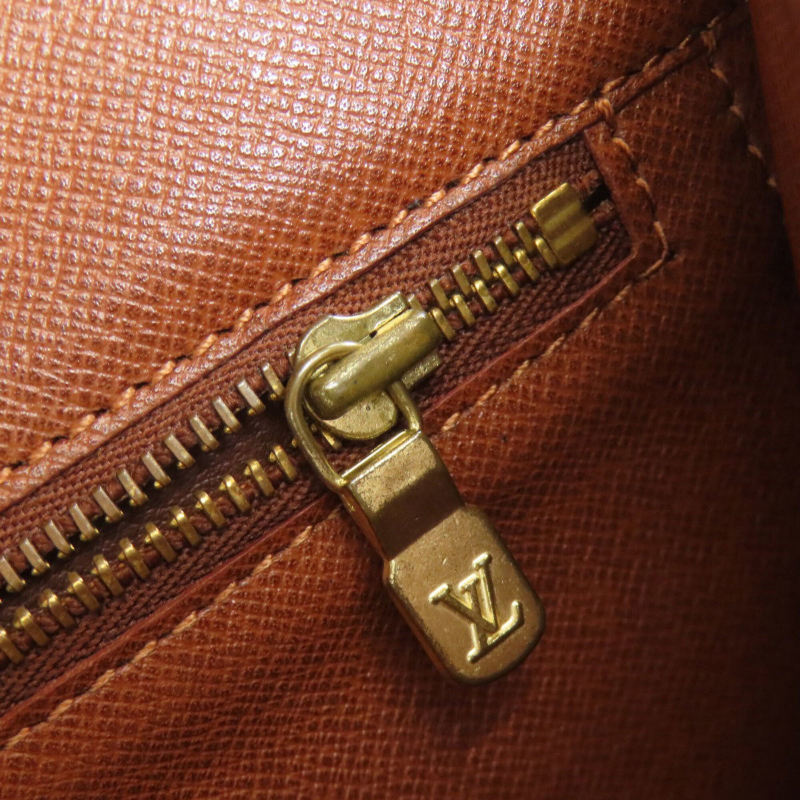 Canvas monogram handbag Vuitton Louis - 14
