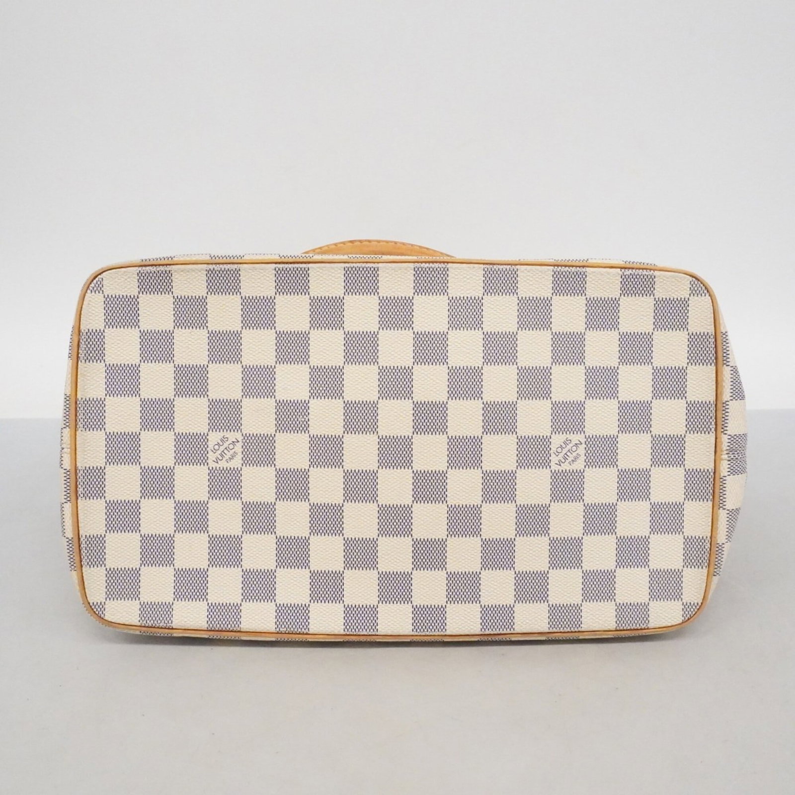 Louis Vuitton Handbag - 3