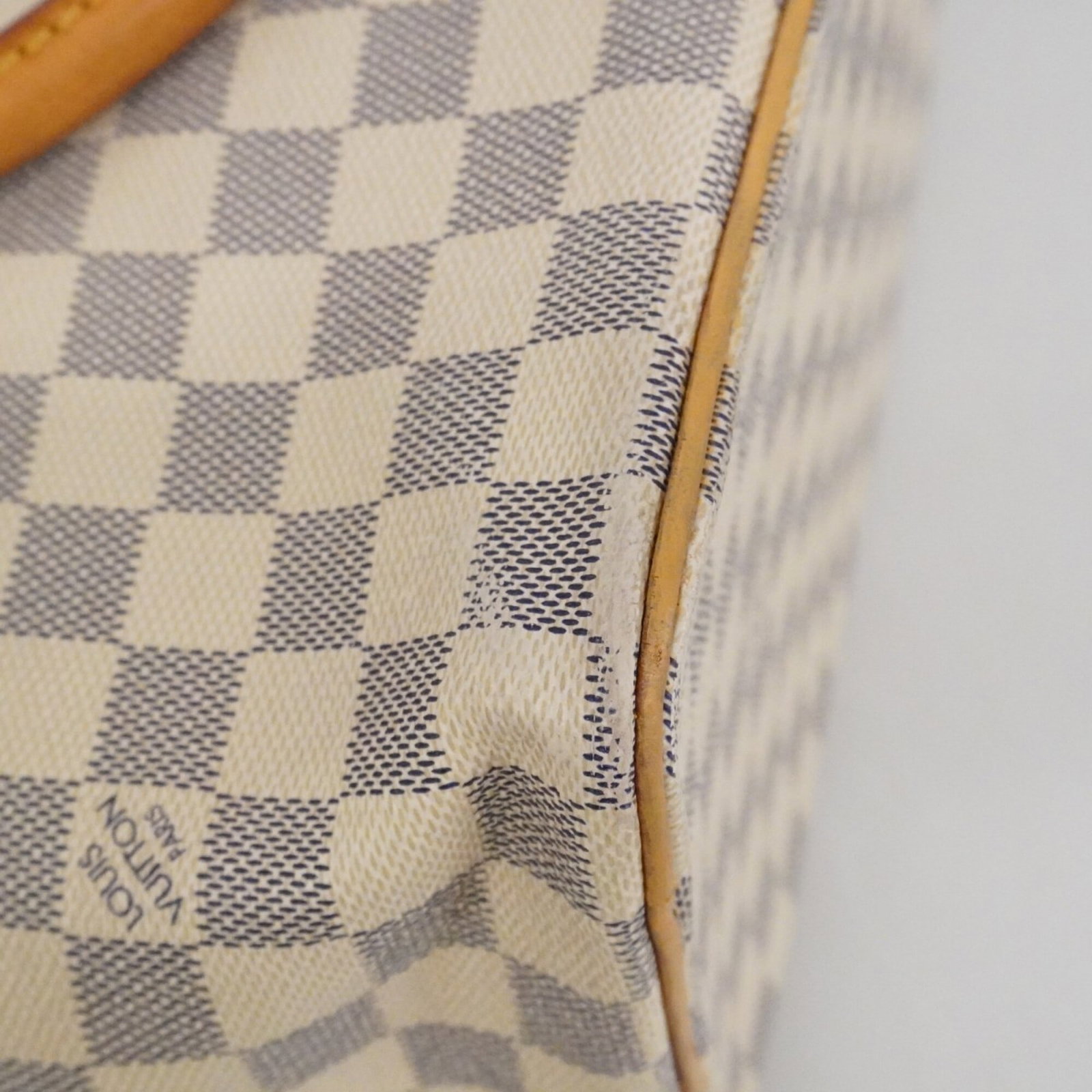 Louis Vuitton Handbag - 7