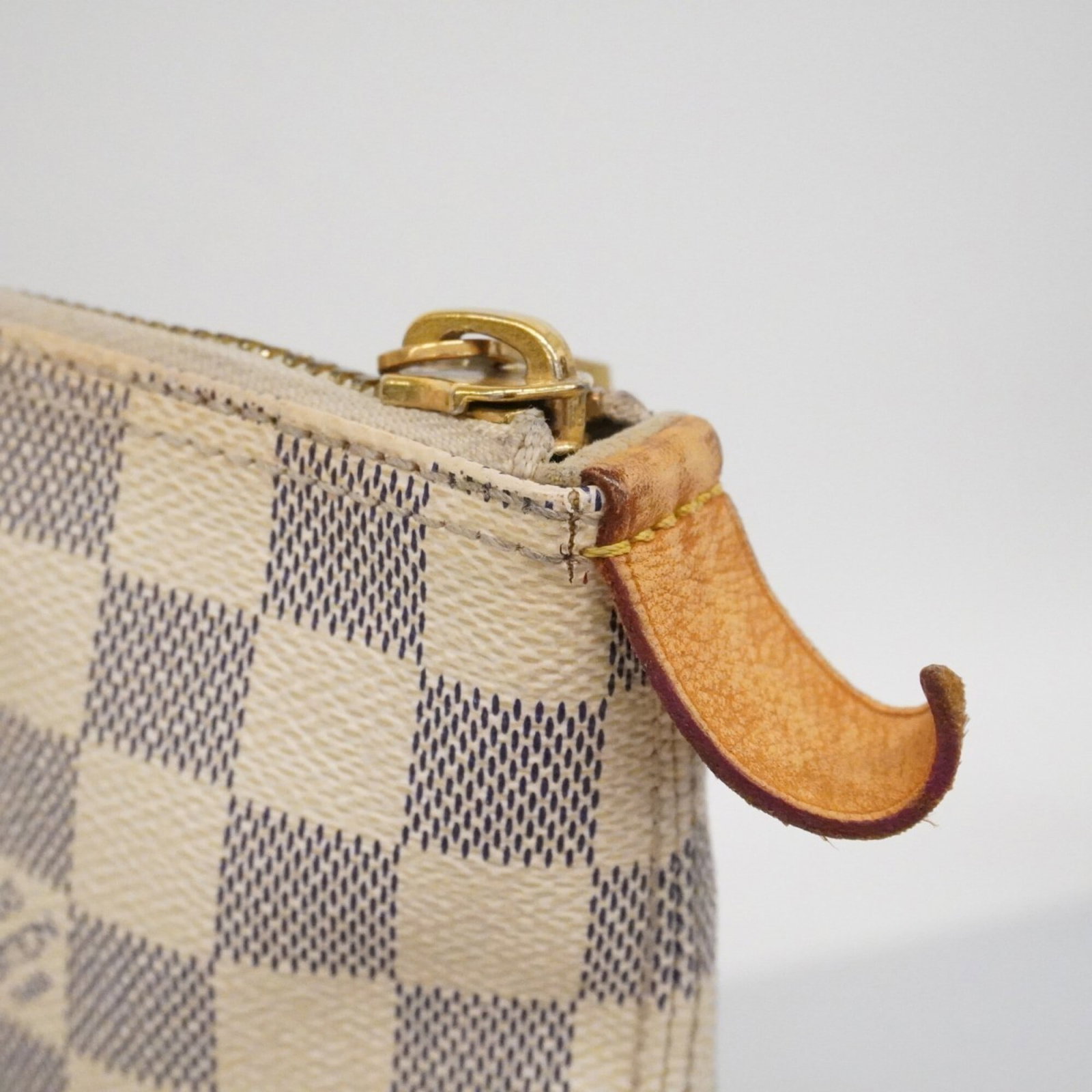 Louis Vuitton Handbag - 8