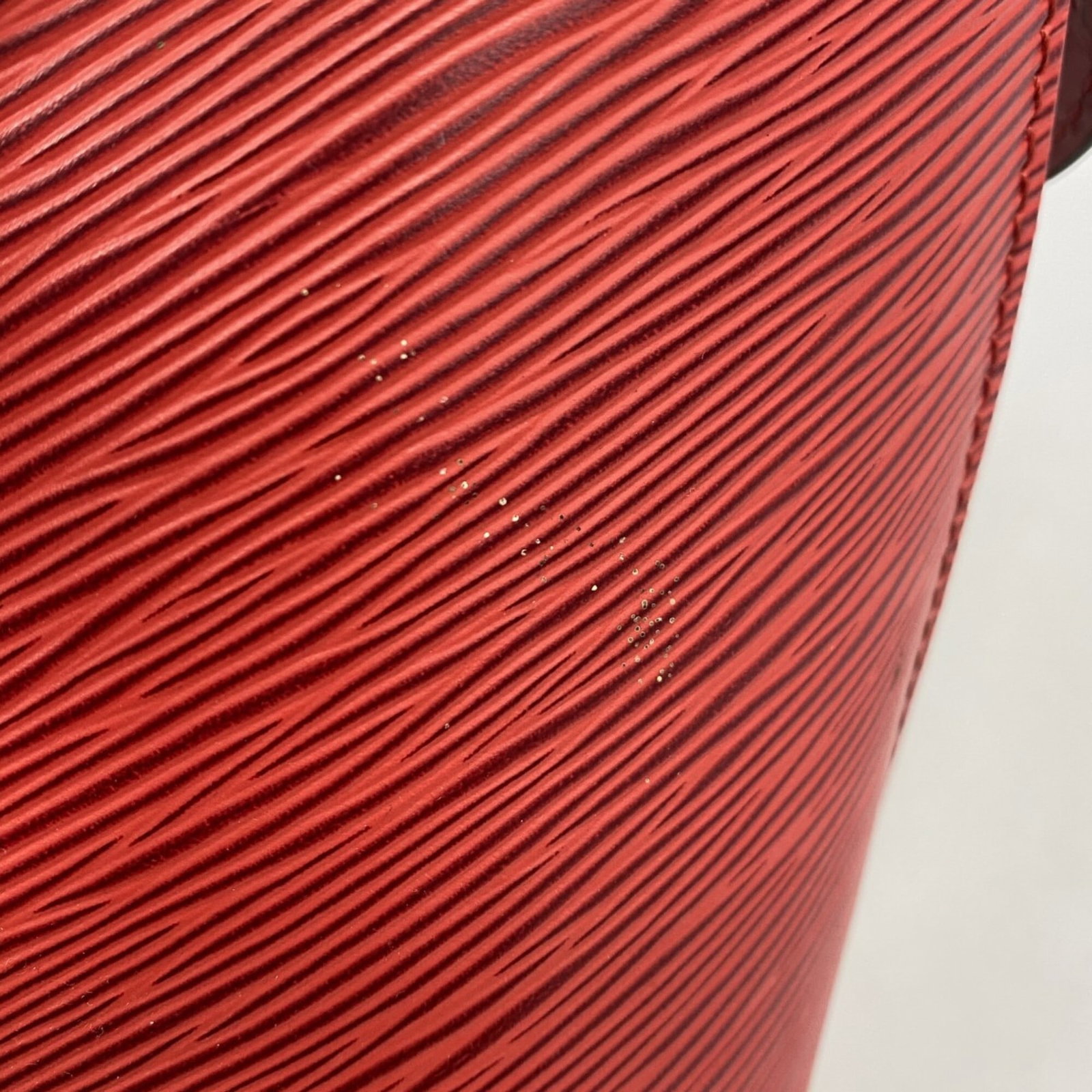 Louis Vuitton Handbag - 8