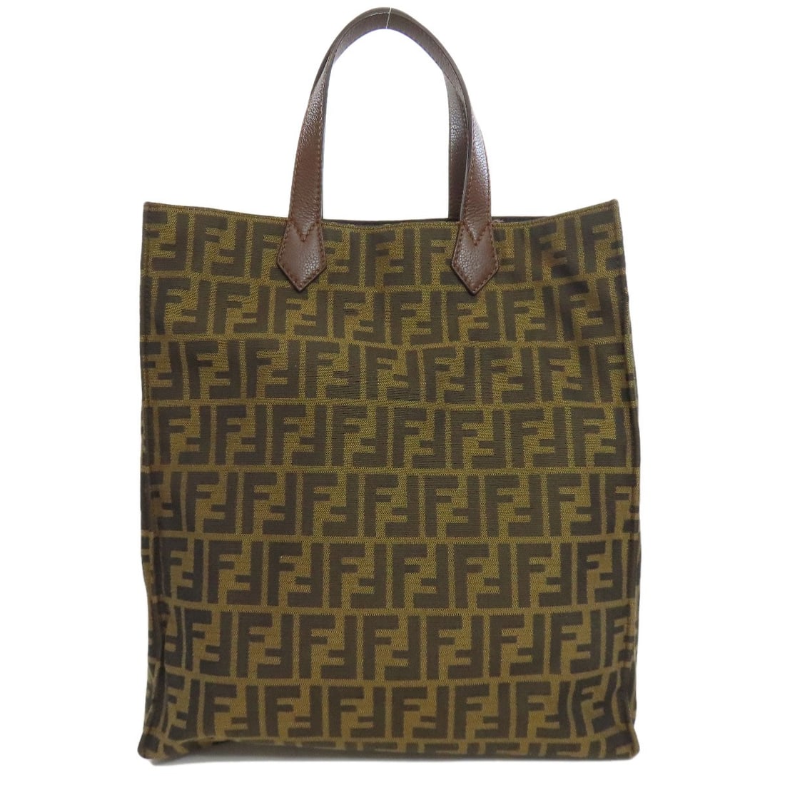 Canvas tote bag Fendi Zucca pattern: Canvas tote bag Fendi Zucca pattern Brown canvas tote bag with the iconic Fendi Zucca pattern, adding a touch of luxury and style to your daily essentials. The canvas exterior provides a sturdy and du
