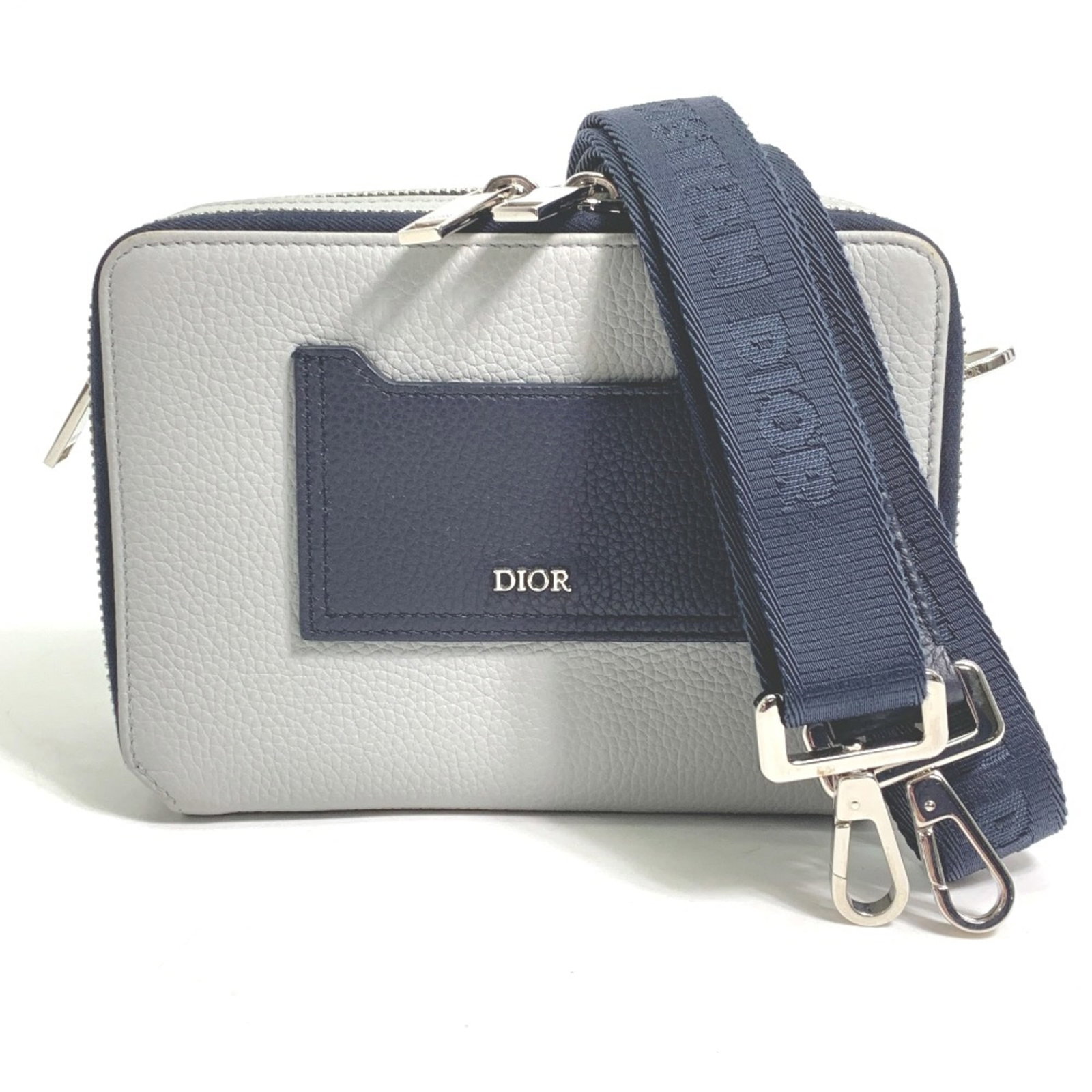 Shoulder Bag Christian Dior Leather: Shoulder Bag Christian Dior Leather This luxurious Christian Dior shoulder bag boasts a timeless gray leather design, expertly crafted to provide a sophisticated and elegant look. Measuring 17cm x