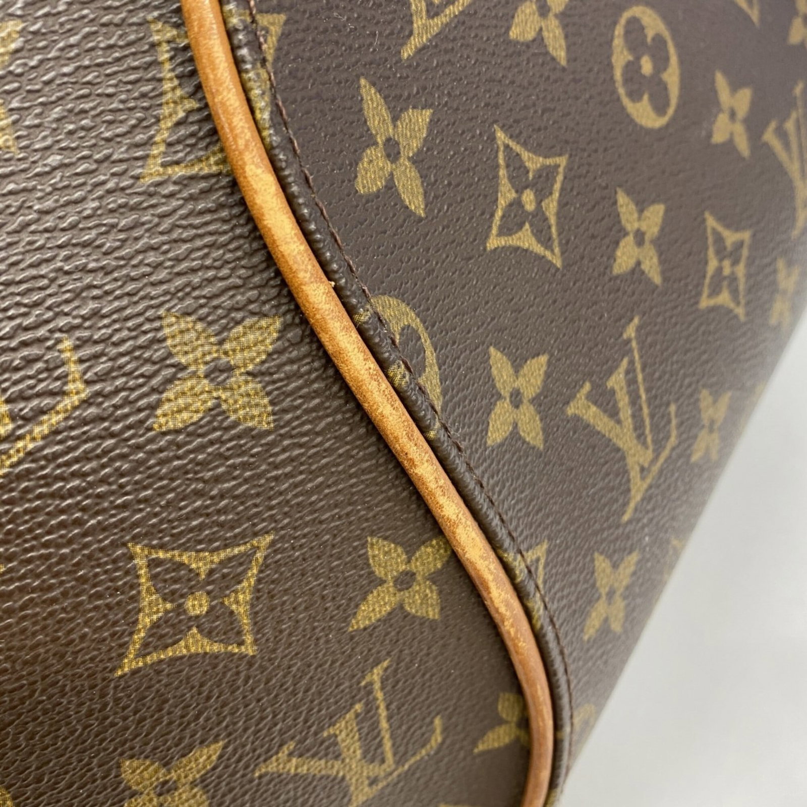 Louis Vuitton Handbag - 11