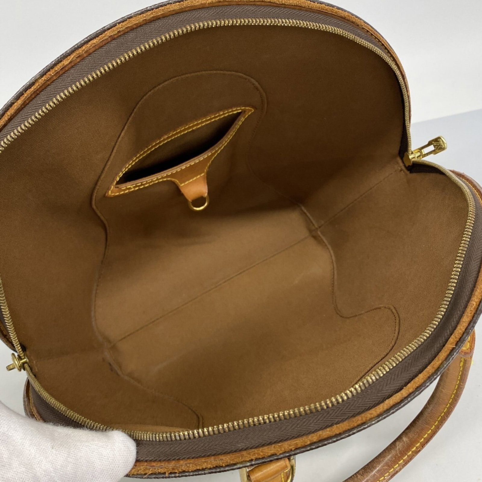 Louis Vuitton Handbag - 4