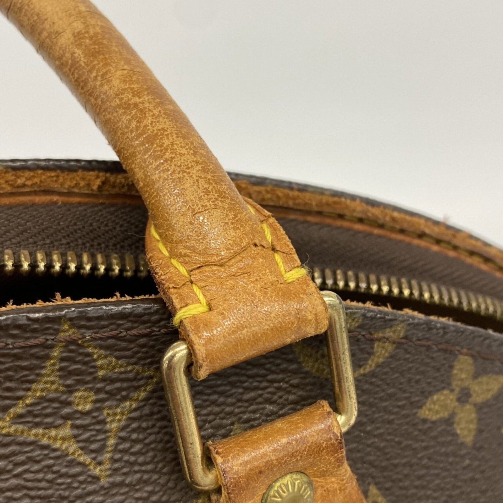 Louis Vuitton Handbag - 6