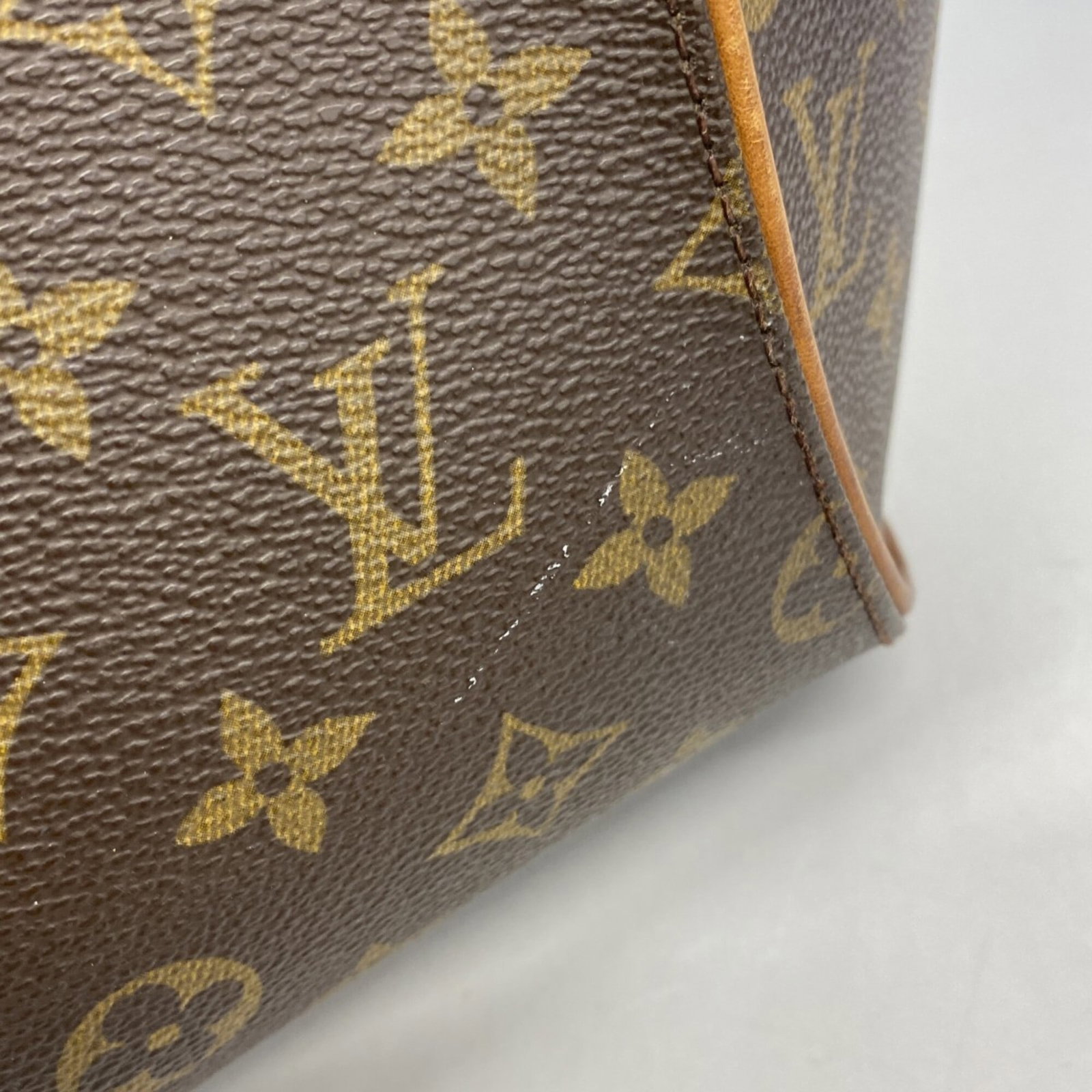 Louis Vuitton Handbag - 9