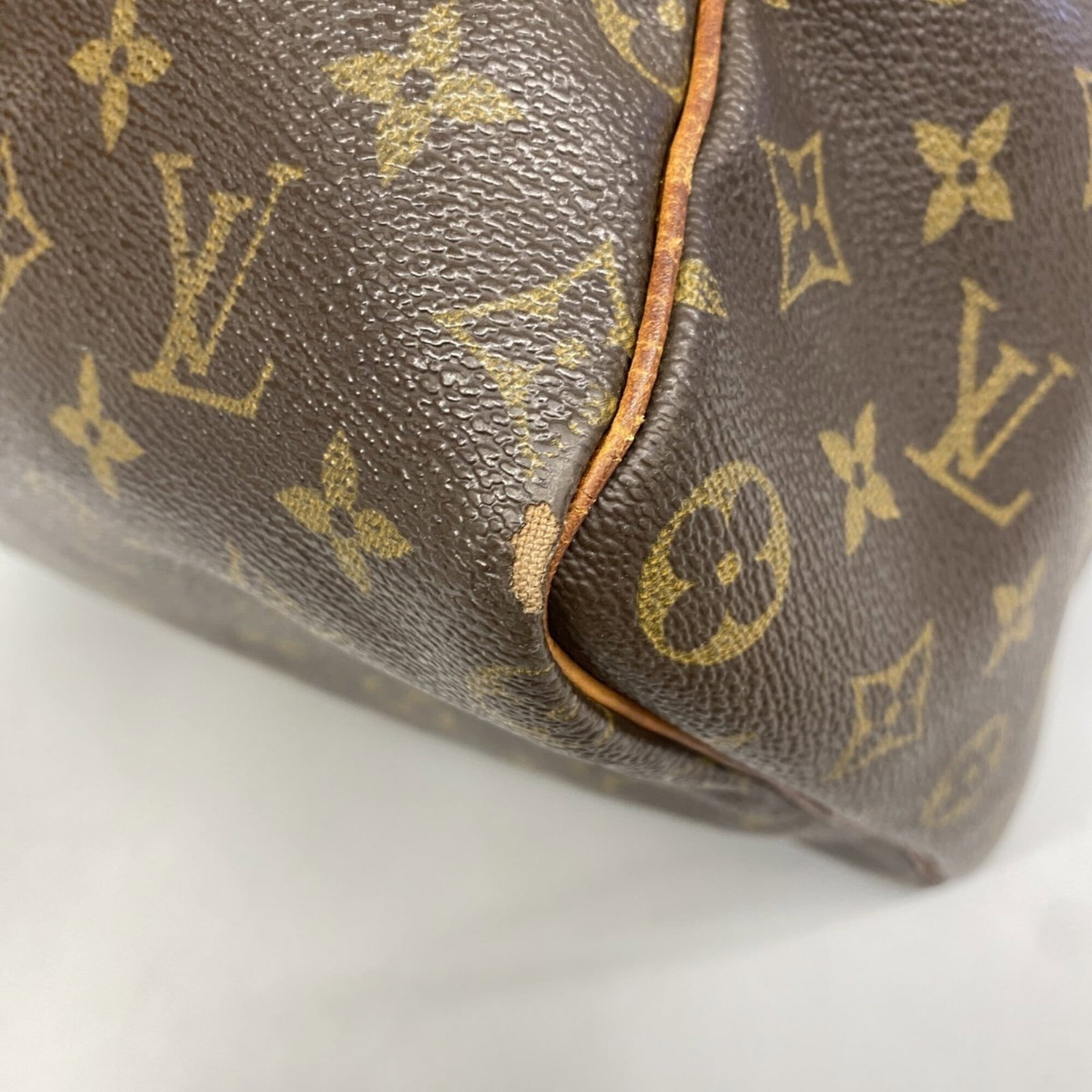 Louis Vuitton Handbag - 6