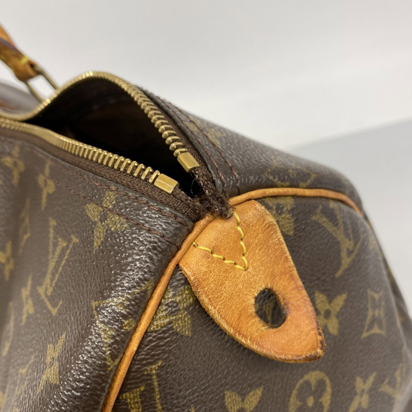 Louis Vuitton Handbag - 7
