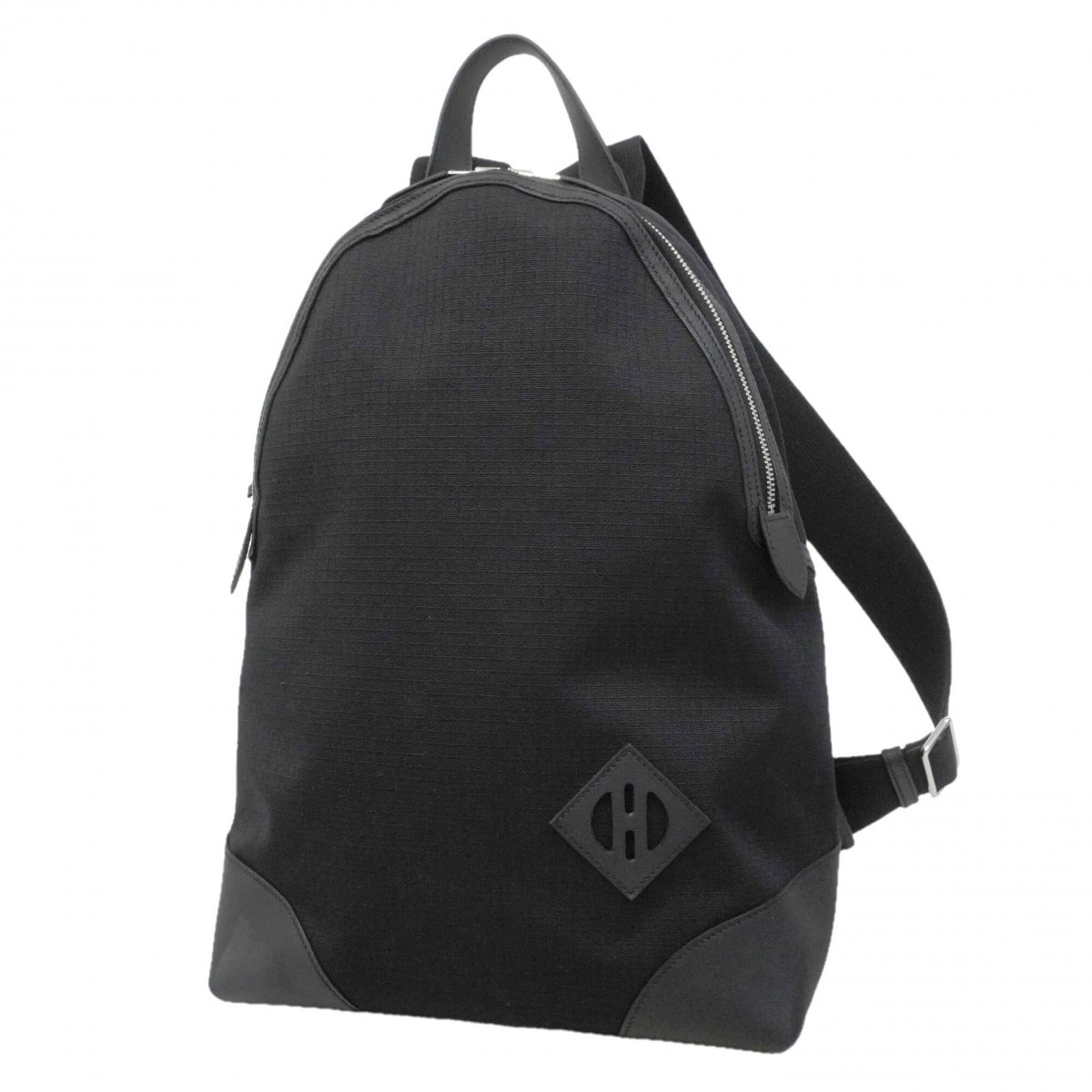 Swift Leather Backpack Hermes: Swift Leather Backpack Hermes Swift Leather Backpack by Hermes features swift leather construction and silver hardware, offering a sleek black design. The backpack measures 41cm x 28cm x 13.5cm and ha