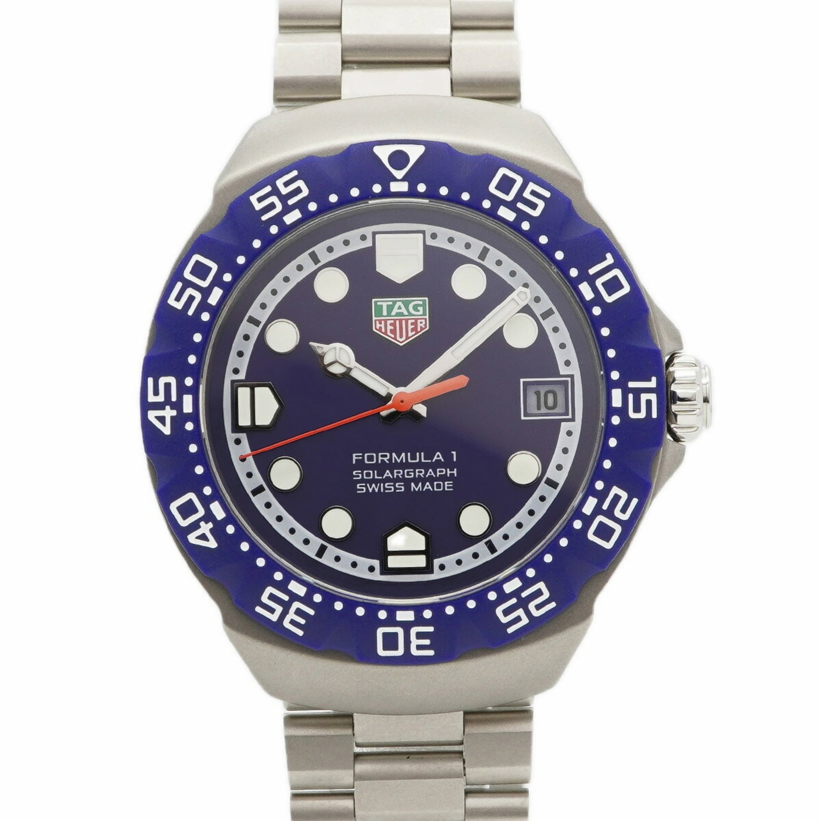 Wristwatch by Heuer: Wristwatch by Heuer Stainless steel band adds a touch of durability to this blue dial wristwatch, measuring 37.6mm in diameter and suitable for wrists up to 20cm in length. The watch has been used