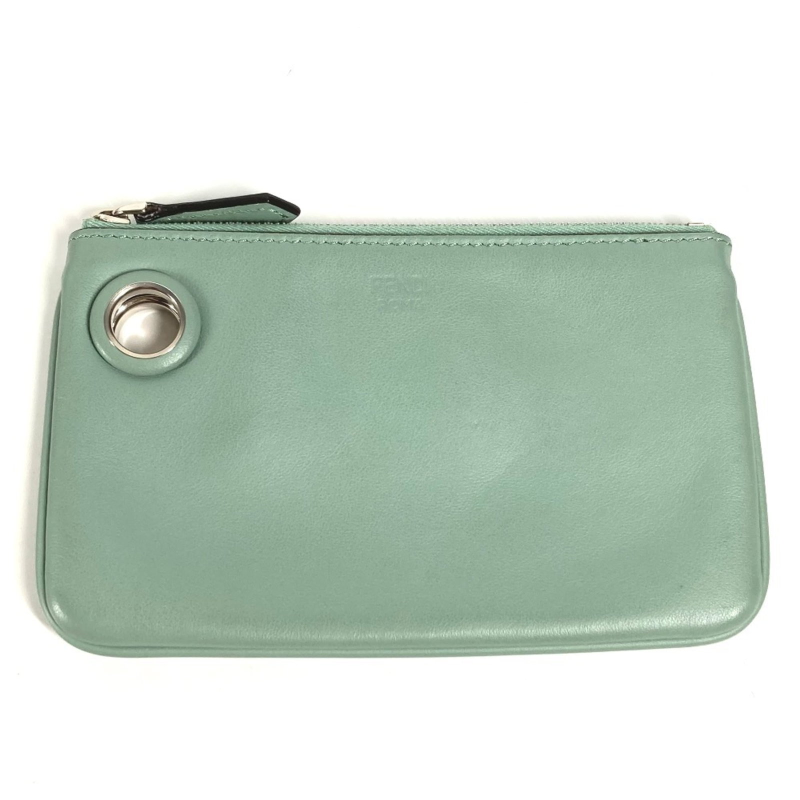 Coin purse leather case Fendi: Coin purse leather case Fendi The Fendi coin purse leather case boasts a striking green hue, adding a pop of color to any accessory collection. Made from high-quality leather, the case measures 10cm
