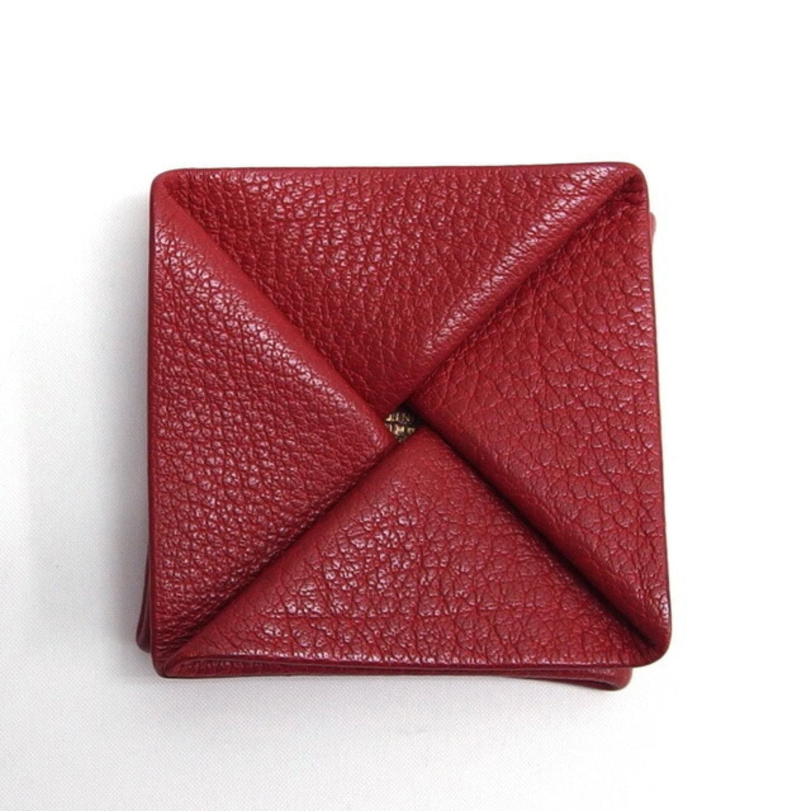 Hermes Coin Purse/ Coin Case Chevre Leather: Hermes Coin Purse/ Coin Case Chevre Leather This Hermes Chevre Leather Coin Purse features a vibrant red color and measures 8cm x 8cm x 2cm. Made from high-quality chevre leather, it has a compact