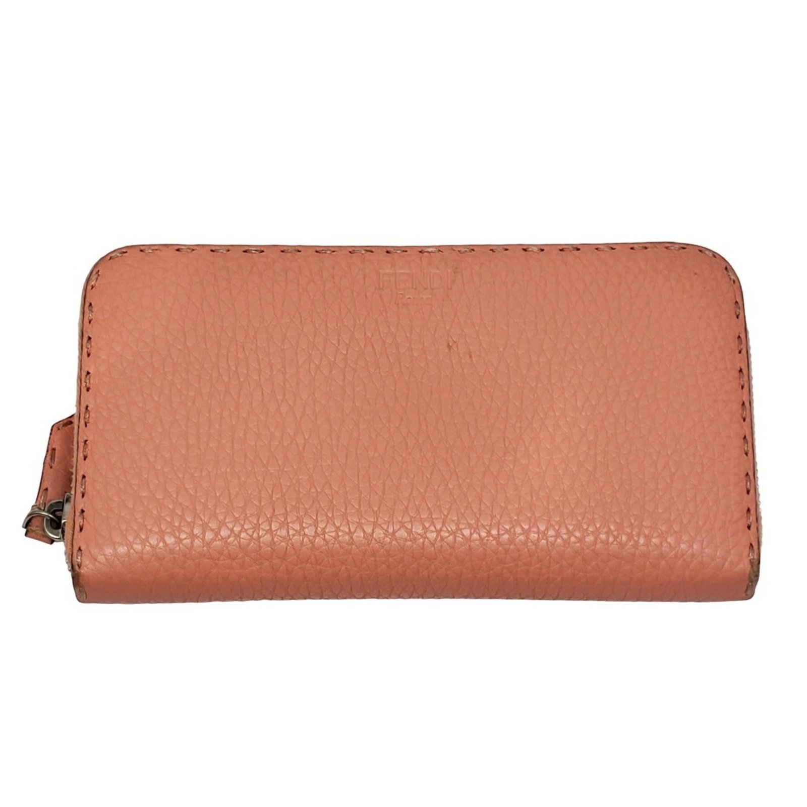 Long wallet leather bi fold Fendi: Long wallet leather bi fold Fendi Pink salmon pink Fendi long wallet with bi-fold design, featuring high-quality leather construction. The item has traces of usage and minor scratches/dirt, but remain