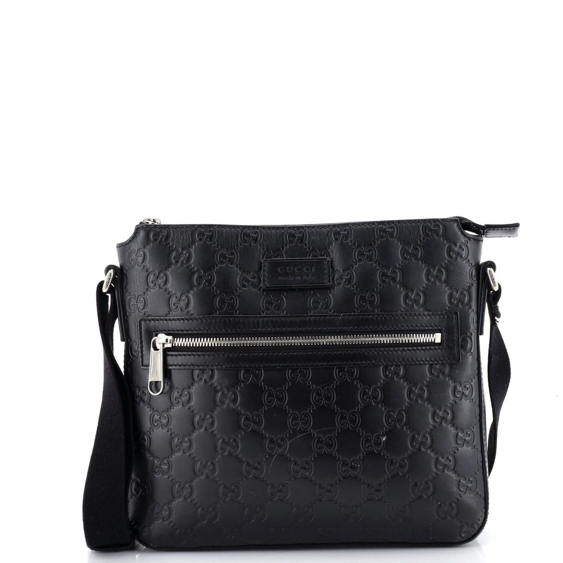 Gucci Signature Zip Messenger Bag Guccissima Leather Small: Gucci Signature Zip Messenger Bag Guccissima Leather Small Gucci Signature Zip Messenger Bag Guccissima Leather Small features sleek black leather exterior with subtle creases and edge wear, giving