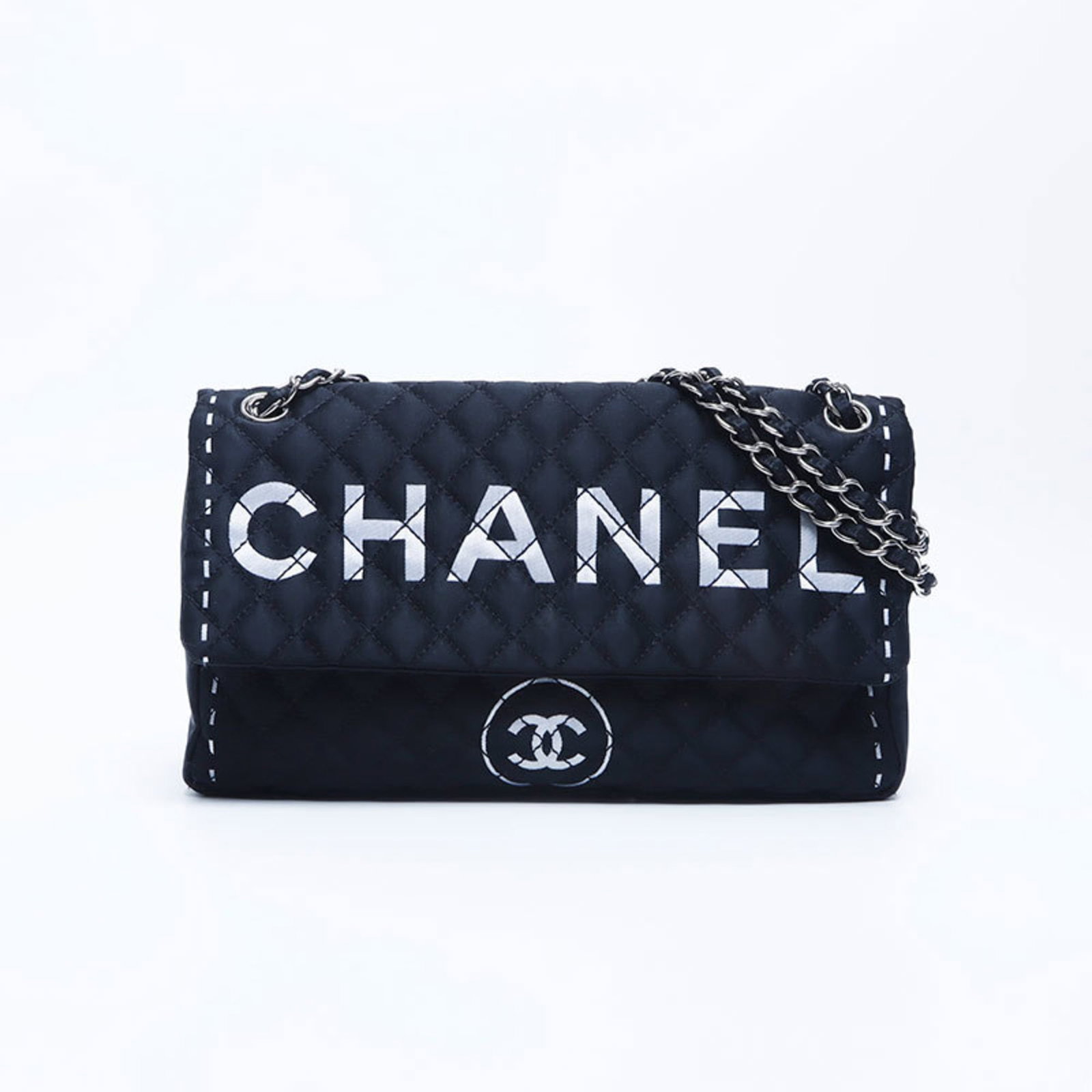 Shoulder Bag by Chanel: Shoulder Bag by Chanel Black Chanel shoulder bag with a classic design, featuring a 17cm x 27cm x 3cm size and a few traces of usage visible. The bag has some scratches and dirt but remains in very go
