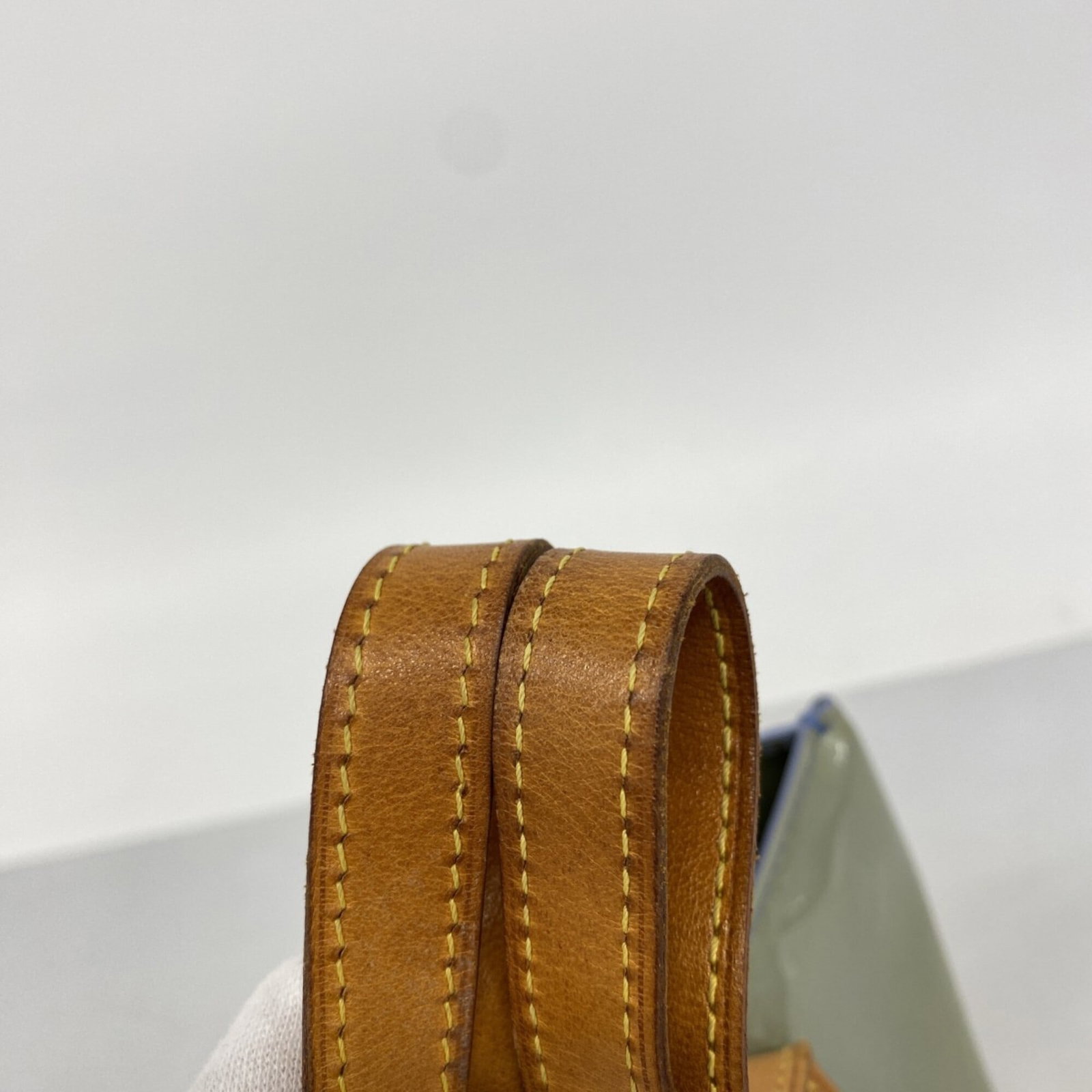 Louis Vuitton Handbag - 8