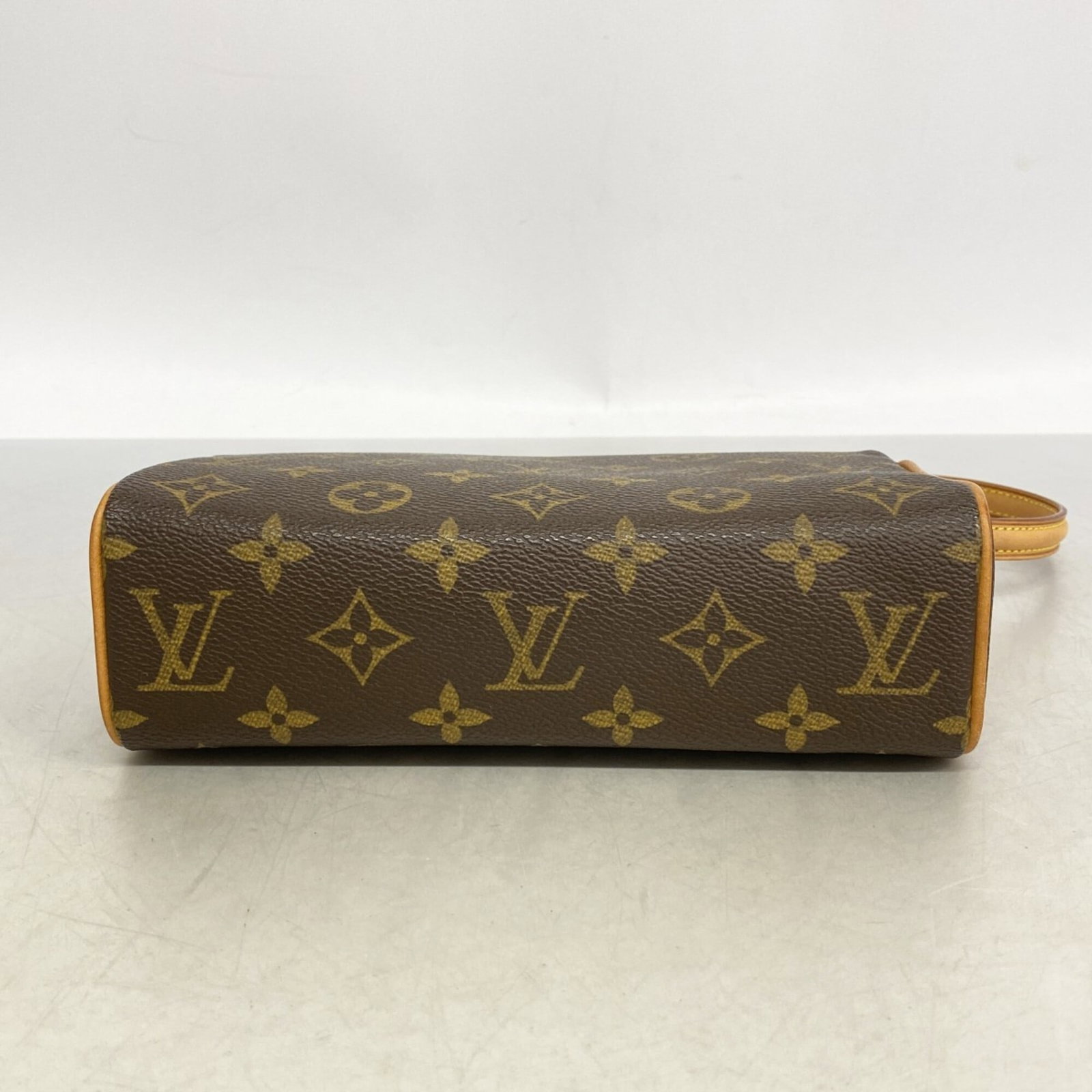 Louis Vuitton Handbag - 3