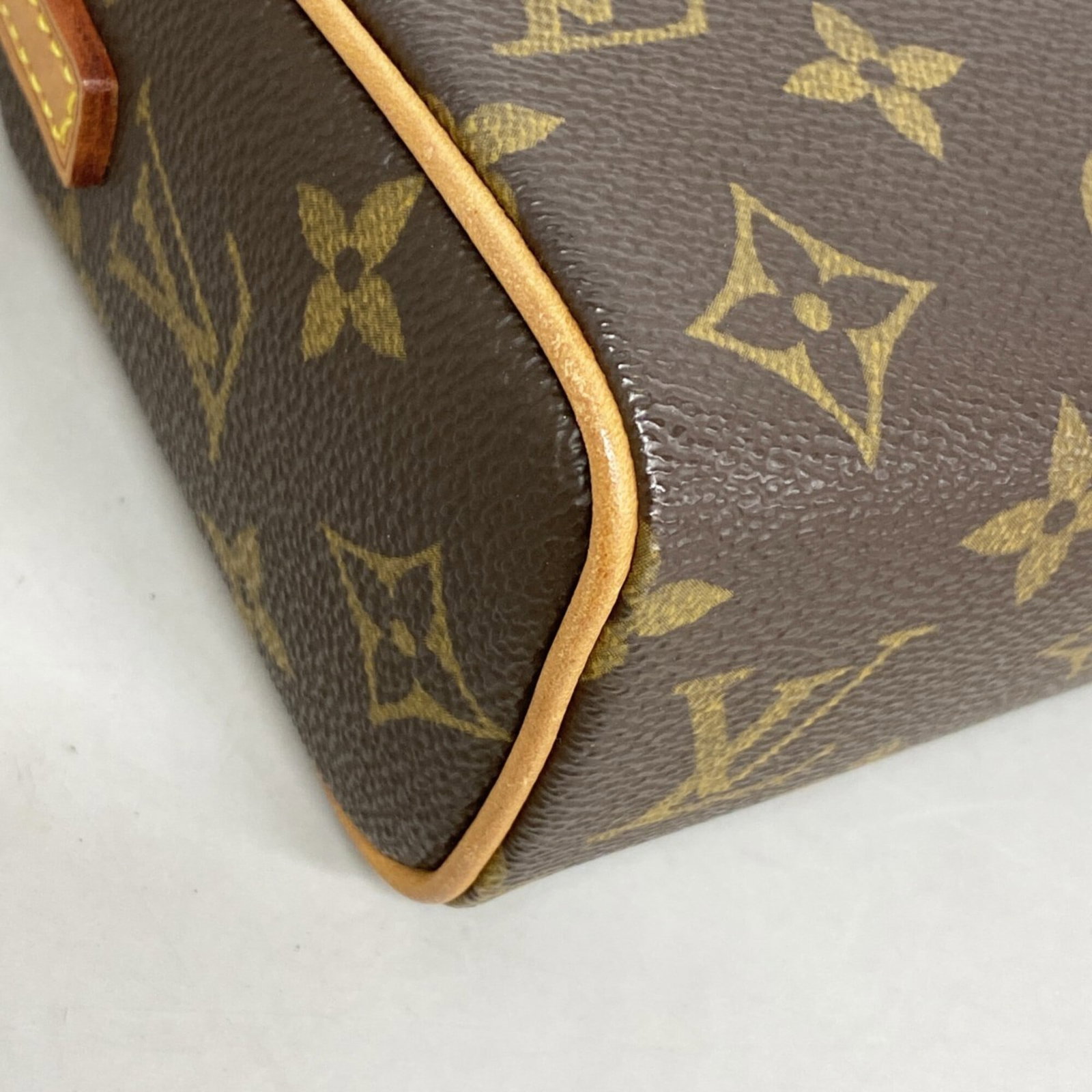 Louis Vuitton Handbag - 6