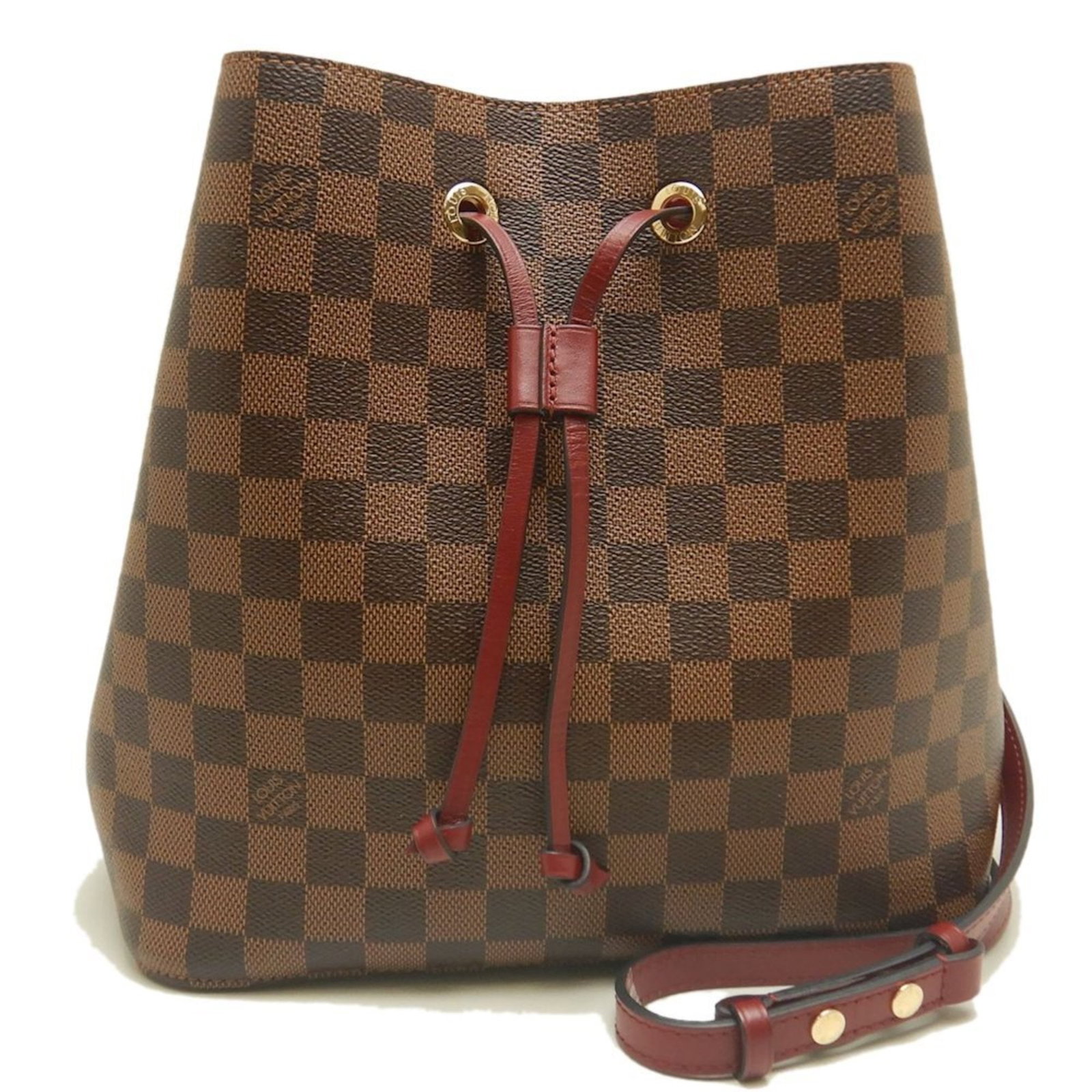 Vuitton Pvc Bag Shoulder Louis: Vuitton Pvc Bag Shoulder Louis Brown Louis Vuitton Pvc Shoulder Bag with Gold Hardware. This used shoulder bag features a classic design with a brown pvc material and gold hardware, measuring 26cm x 2