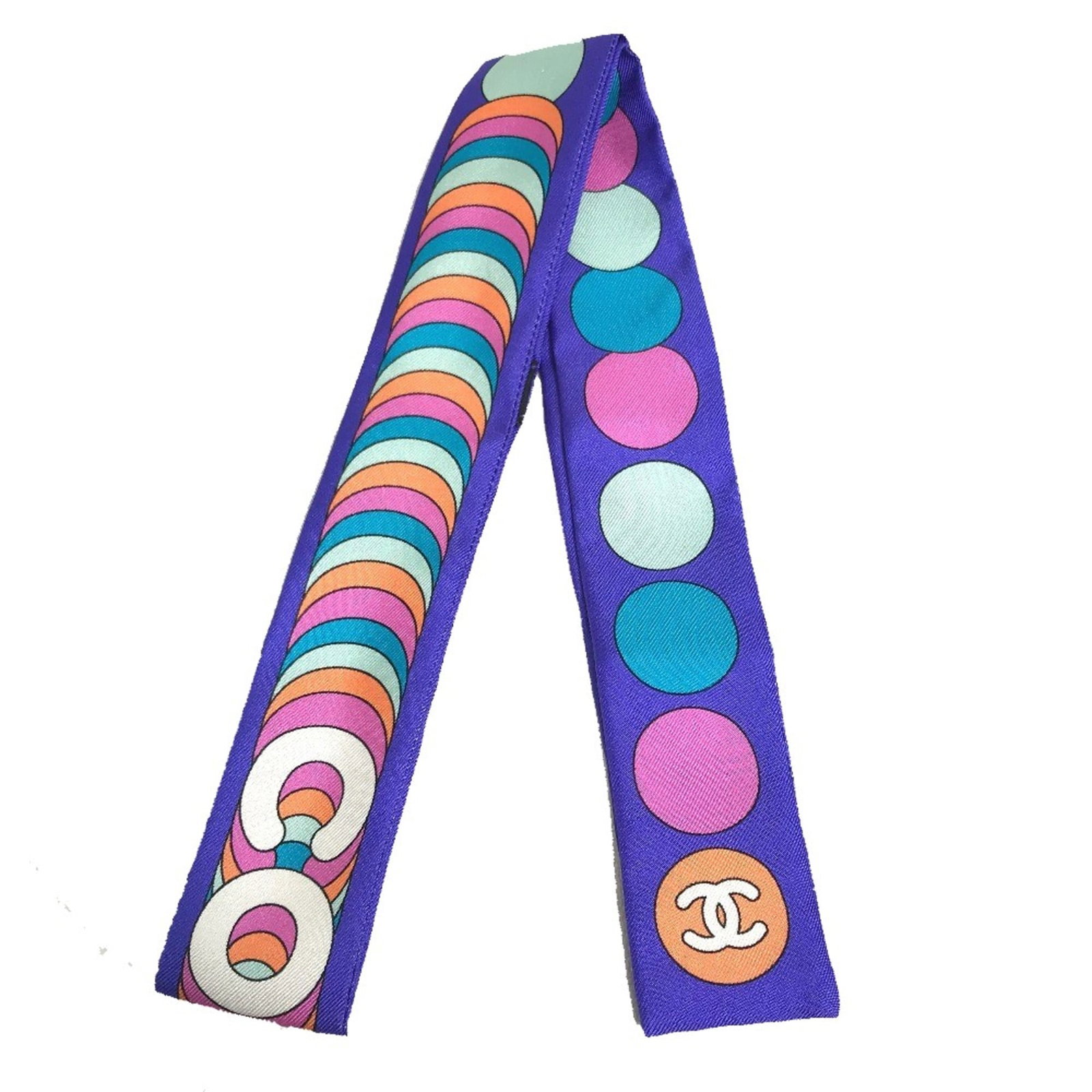 Chanel Scarf Cloth: Chanel Scarf Cloth Used Chanel scarf cloth in mint condition, measuring 34.6 x 1.4 inches (88cm x 3.5cm). This high-quality cloth features a classic design and is made from durable material. A like-ne