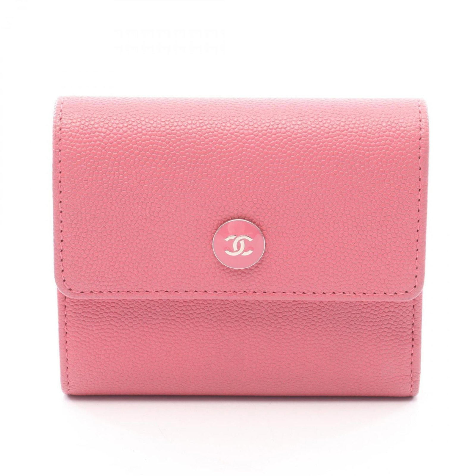 Calfskin Tri Fold Wallet Grained: Calfskin Tri Fold Wallet Grained This Chanel tri-fold wallet features a beautiful, grained calfskin exterior in pink. The classic design has some subtle signs of wear, with a few scratches and minor
