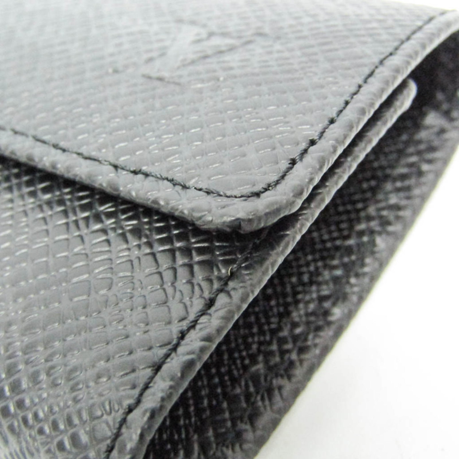 Louis Vuitton Keycase Taiga Leather - 4