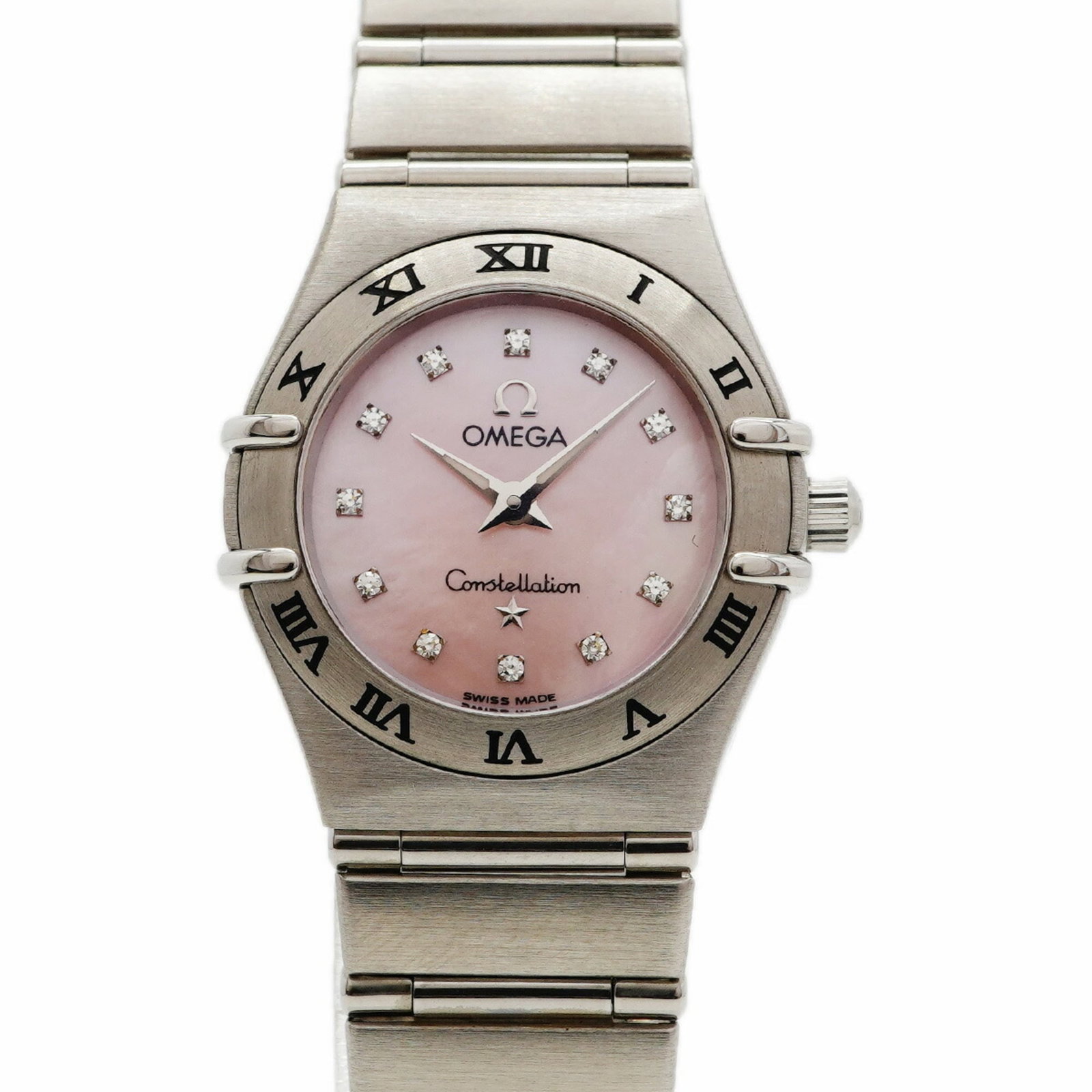 Wristwatch Omega: Wristwatch Omega Stainless steel band adds a touch of durability to this pink Omega wristwatch, with a case diameter of 22.4mm and a comfortable fit for wrists up to 17cm in size. The watch features a