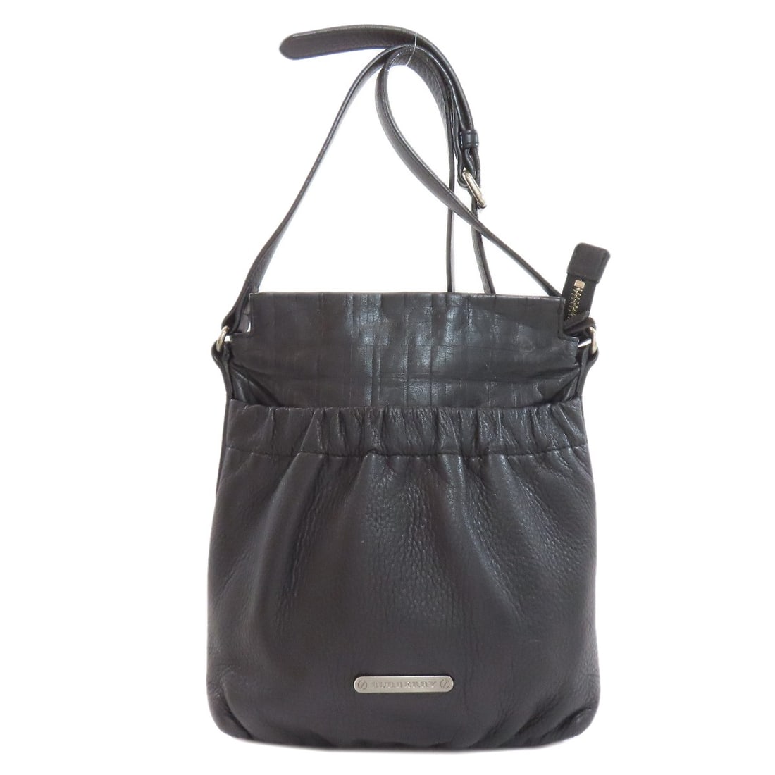 Burberry Logo Calf Bag Shoulder: Burberry Logo Calf Bag Shoulder Burberry's iconic logo calf bag shoulder features a sleek black exterior made from high-quality calfskin. The timeless design showcases the brand's signature logo in
