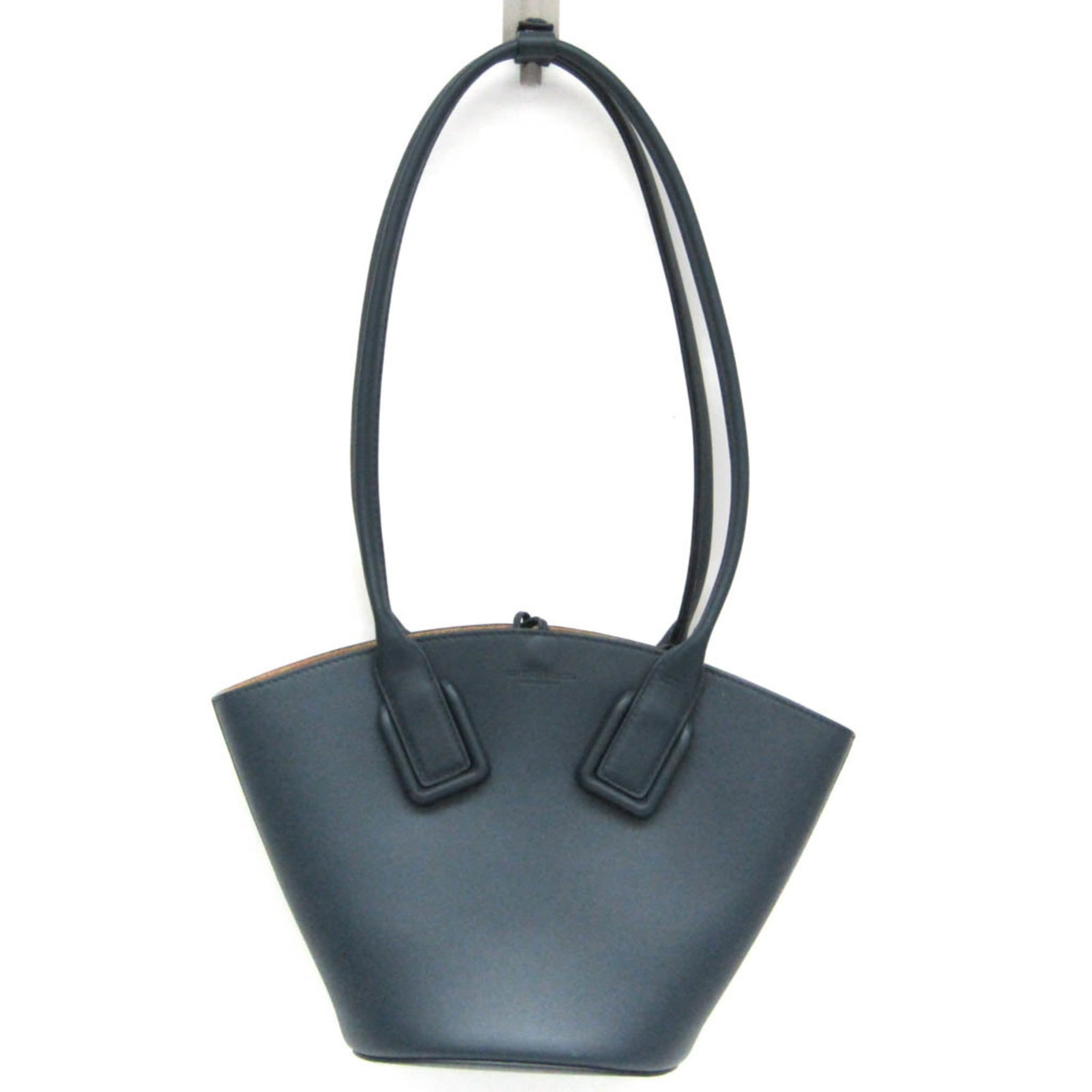 Bottega Veneta Tote Bag Leather: Bottega Veneta Tote Bag Leather Bottega Veneta Tote Bag Leather - A Timeless Navy Classic. This navy leather tote bag from Bottega Veneta boasts a sleek design and premium material, with a few subtle 
