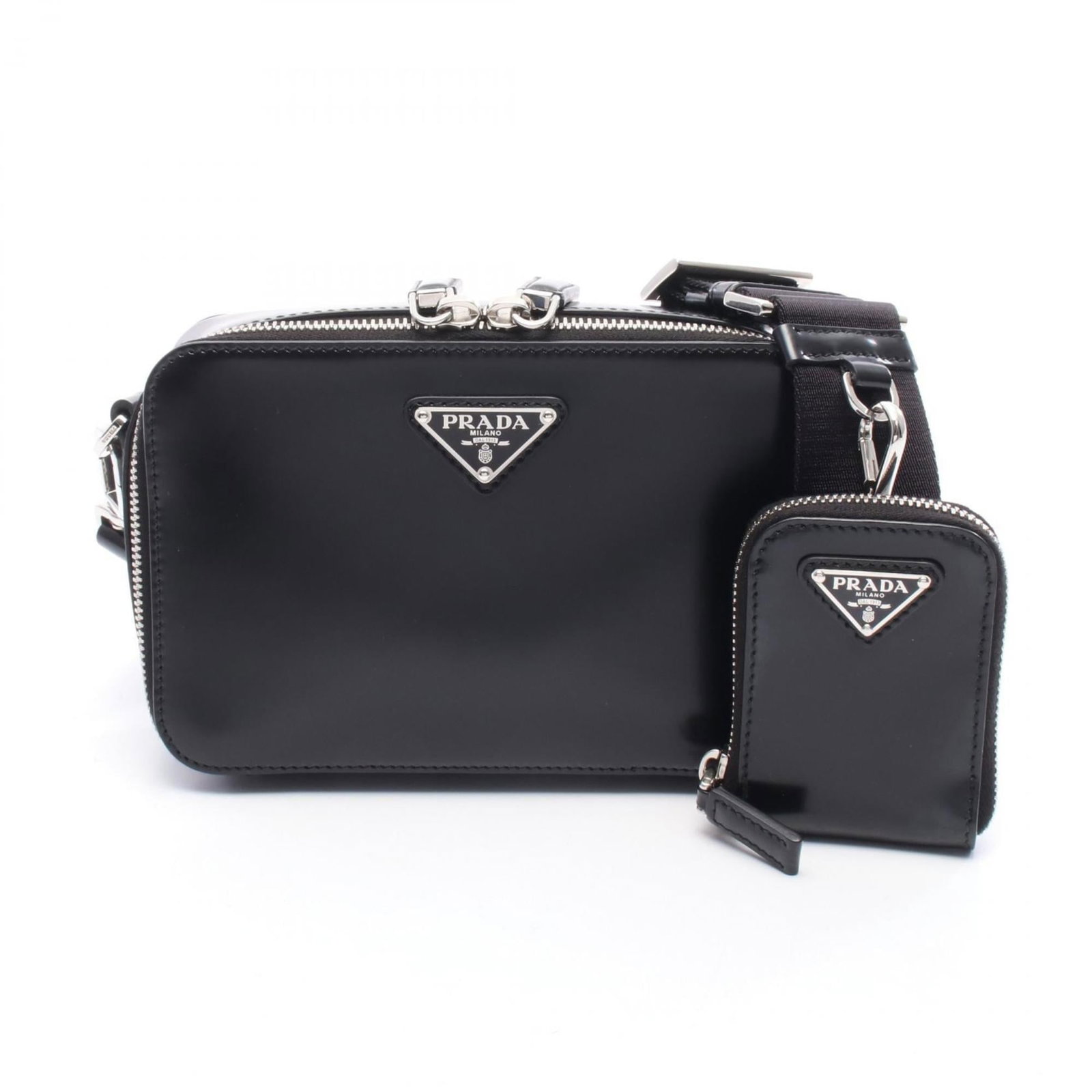 Leather Shoulder Bag Prada: Leather Shoulder Bag Prada Leather shoulder bag in black from Prada, with dimensions of 12.5cm x 19cm x 5.5cm and a few traces of usage visible due to scratches and dirt. The condition is described