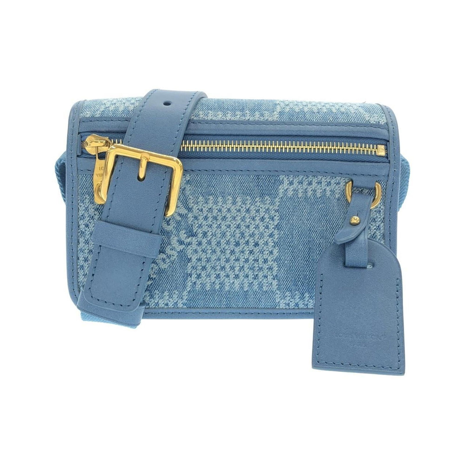 Shoulder Bag Denim Louis Vuitton: Shoulder Bag Denim Louis Vuitton Denim Louis Vuitton shoulder bag in blue, featuring gold hardware. This used item has some scratches and dirt but remains in very good condition, with a size of 12cm