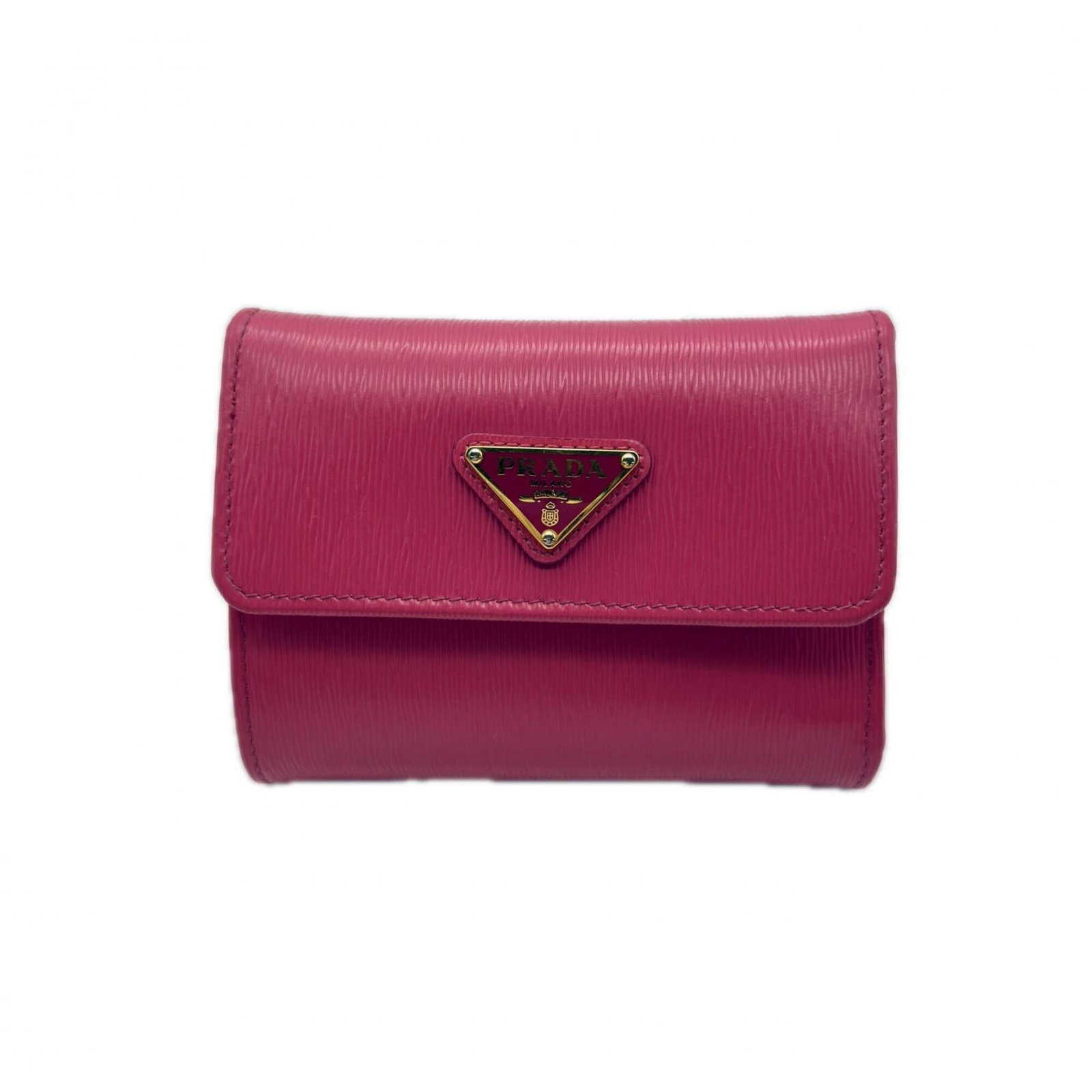 Prada Wallet (Tri-Fold) Leather: Prada Wallet (Tri-Fold) Leather The Prada Tri-Fold Leather Wallet features a classic design with a pink hue, showcasing the brand's signature style. With its tri-fold structure and leather material,