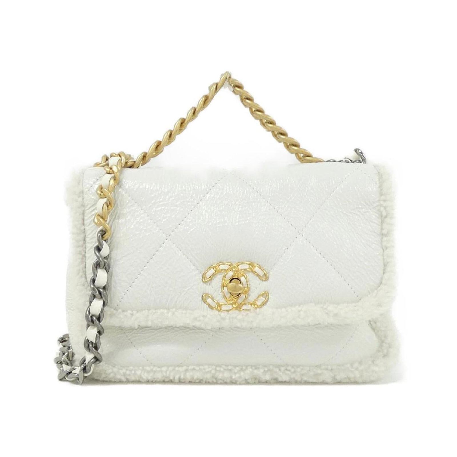 Shoulder bag leather Chanel: Shoulder bag leather Chanel This classic Chanel shoulder bag features genuine lambskin leather in white, adorned with gold and silver hardware. Measuring 18cm x 27cm x 11cm, it has a sturdy handle