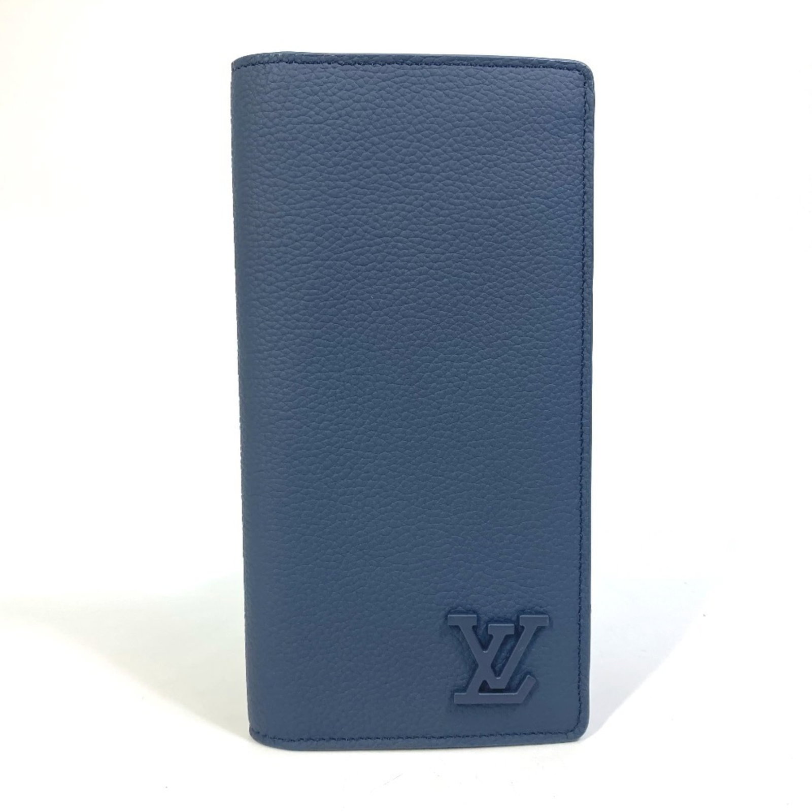 Long Wallet Leather Bi Fold Louis Vuitton: Long Wallet Leather Bi Fold Louis Vuitton Navy leather, a classic choice for everyday carry. This long wallet from Louis Vuitton features a bi-fold design and measures 19cm x 10.5cm. With traces of