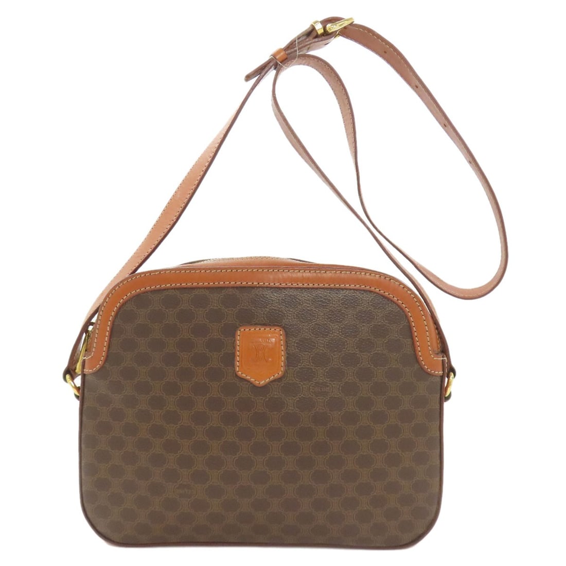 PVC pattern Celine bag shoulder macadam: PVC pattern Celine bag shoulder macadam Brown PVC pattern Celine shoulder bag with distinctive macadam design, showcasing the brand's unique style. Made from high-quality PVC exterior material, this