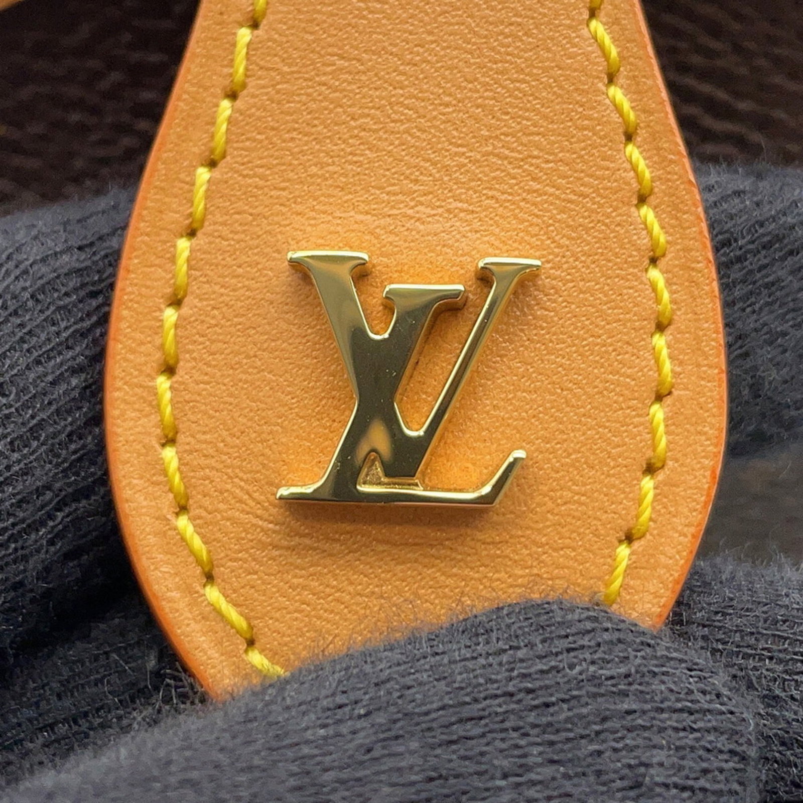 Shoulder Bag Louis Vuitton Pouch Monogram - 8